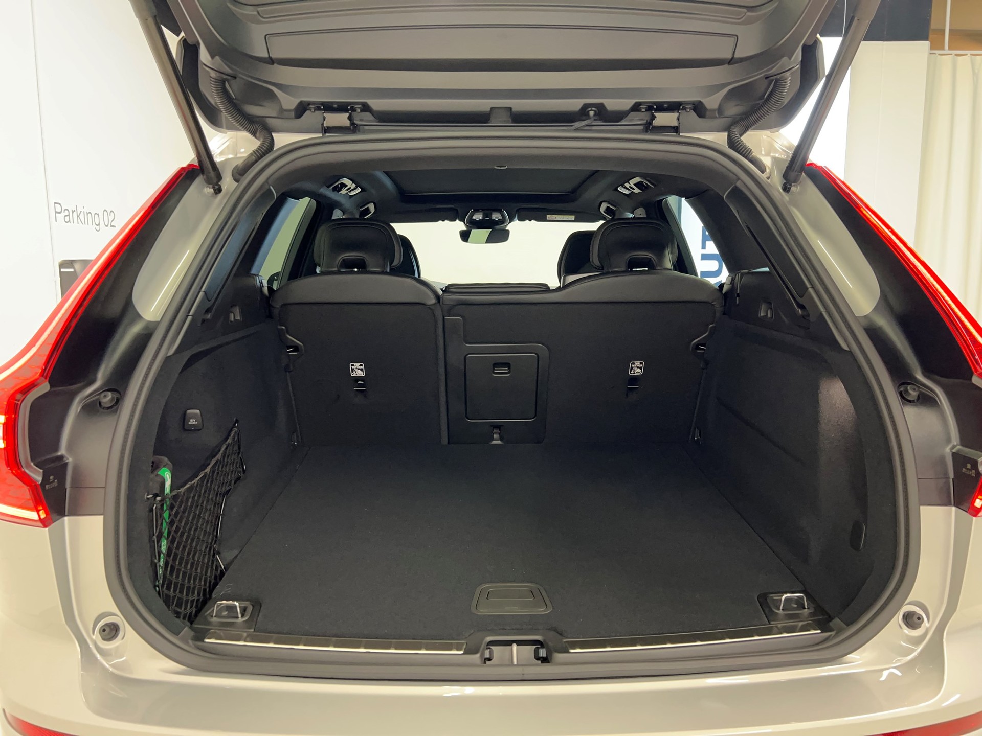 VOLVO XC60 2.0 B5 MH Core AWD-image-5