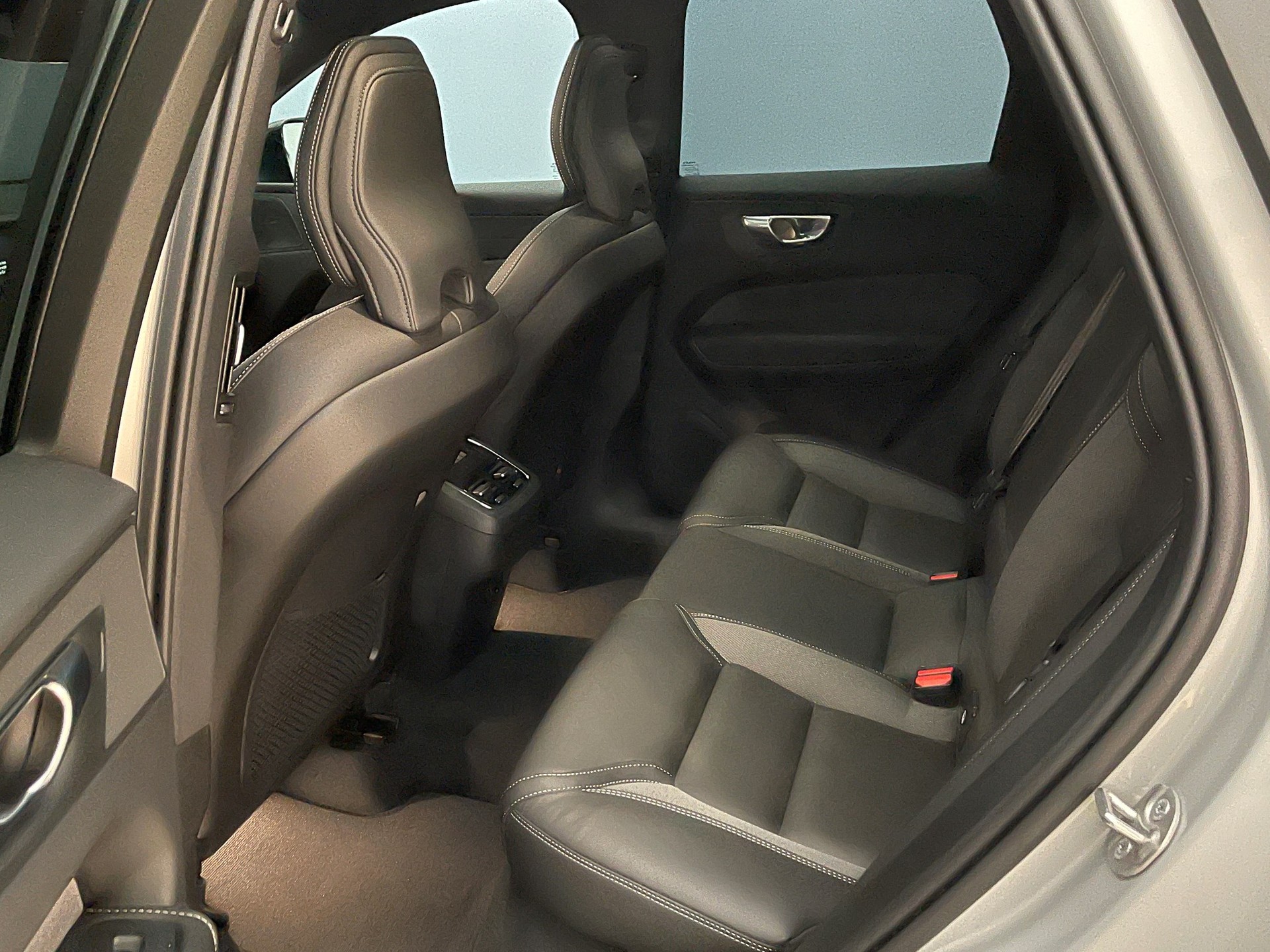 VOLVO XC60 2.0 B5 MH Core AWD-image-7