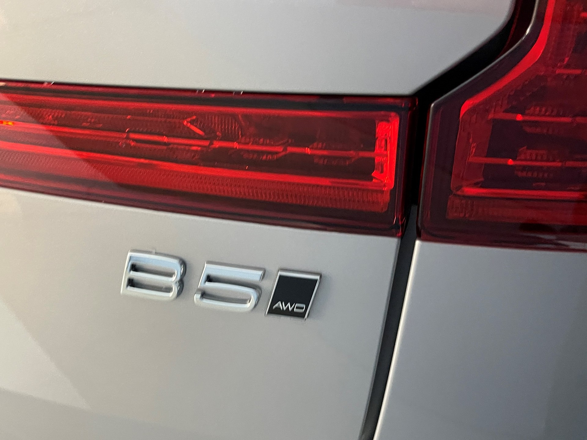 VOLVO XC60 2.0 B5 MH Core AWD-image-9