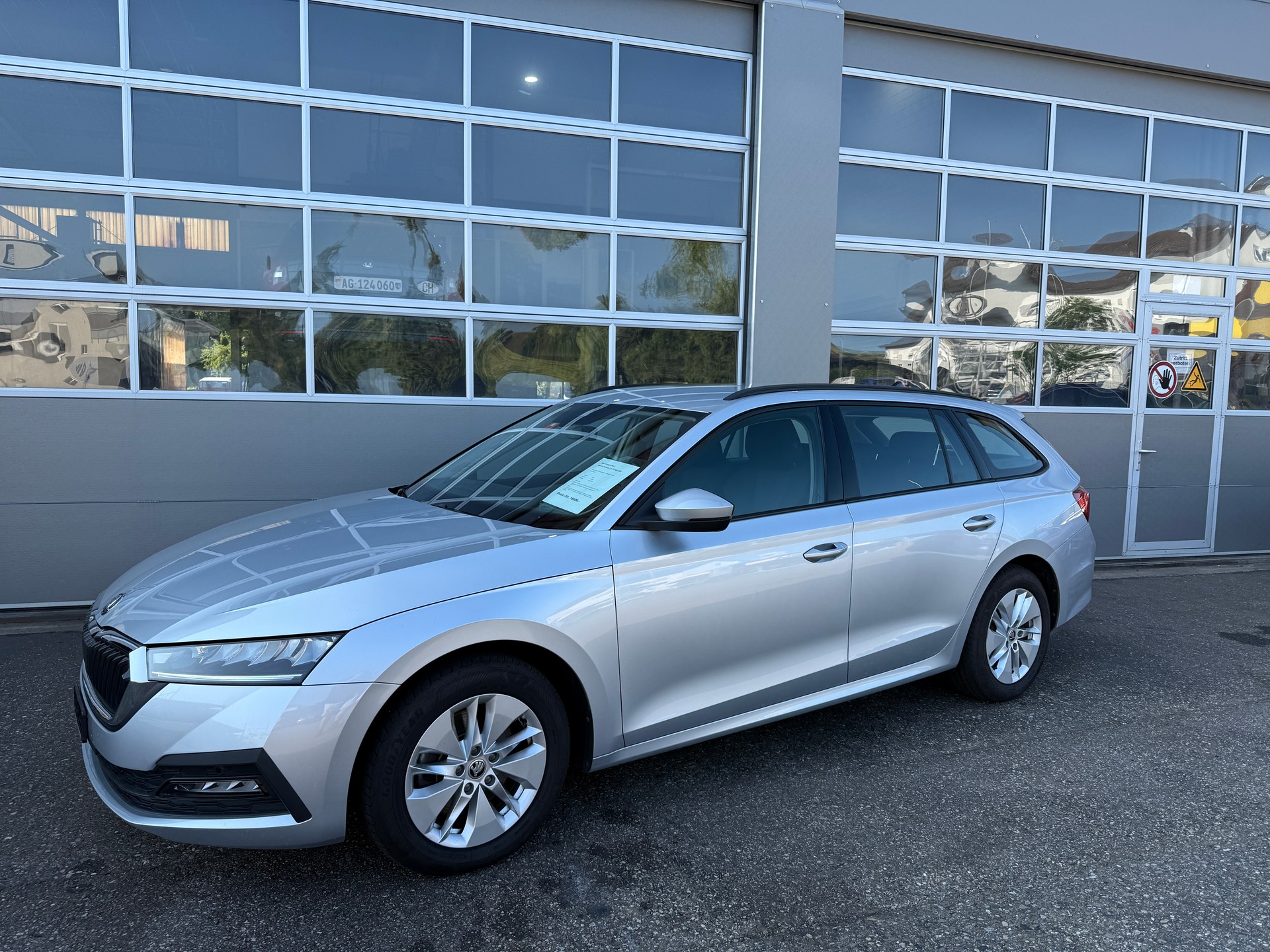 SKODA Octavia Combi 2.0 TDI DSG Ambition 4x4-image-15