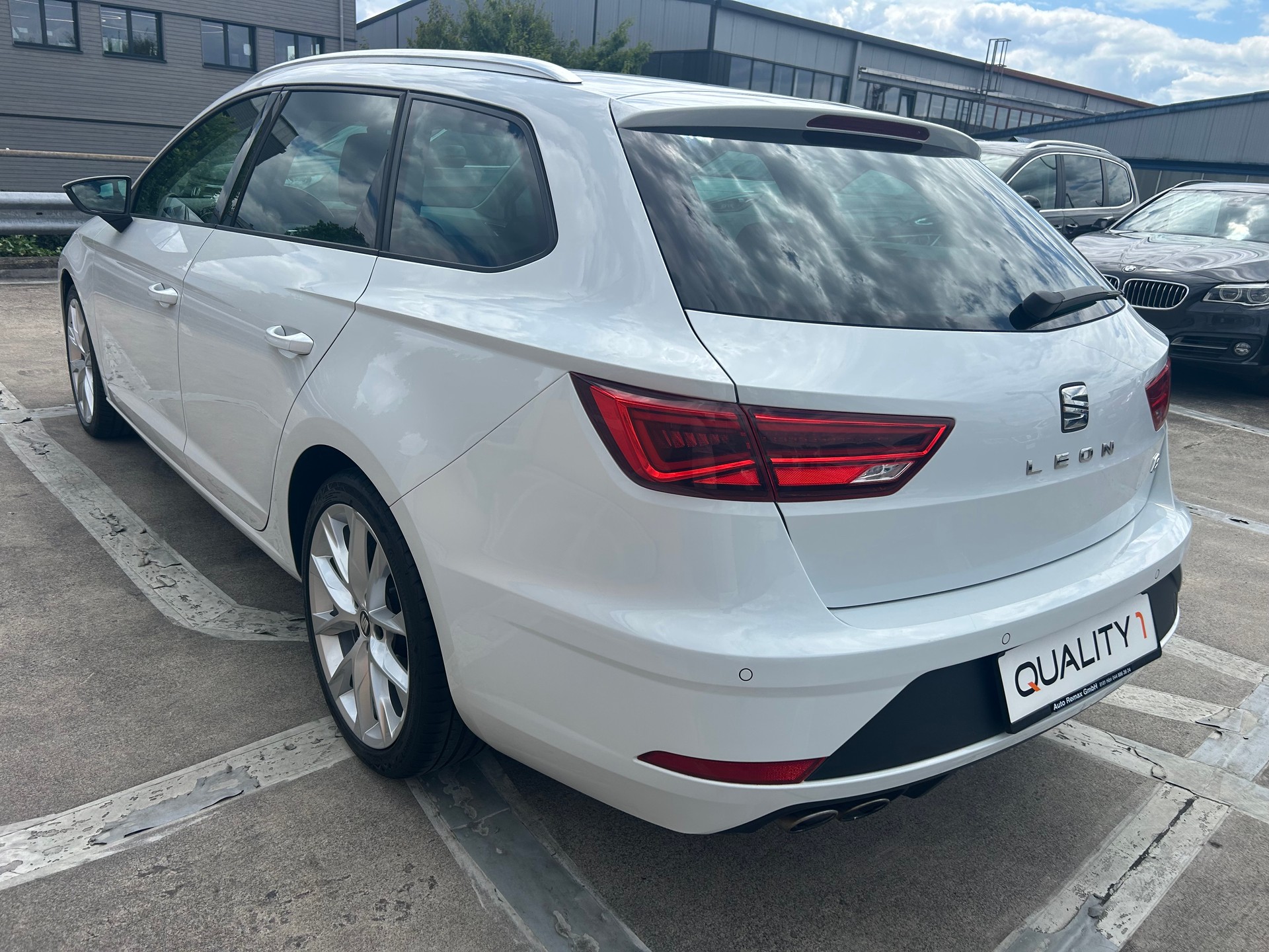 SEAT Leon ST 2.0 TDI SWISS FR DSG-showroom-element-2