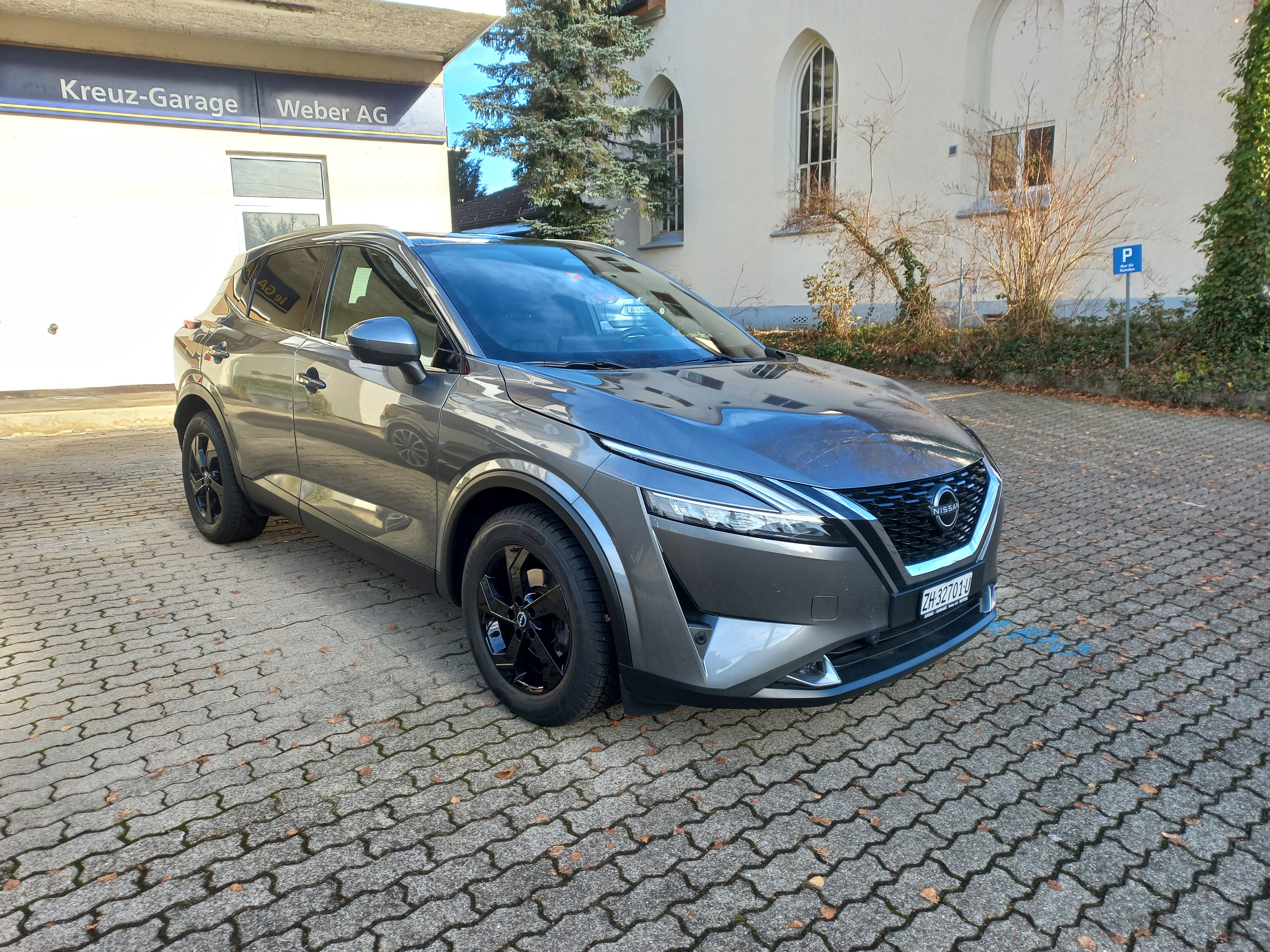 NISSAN Qashqai 1.3 (SUV / GelÃ¤ndewagen)