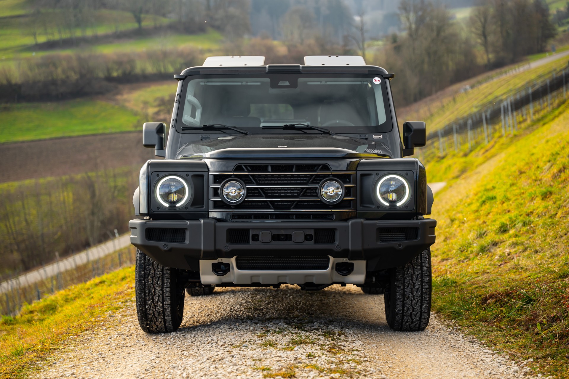 INEOS Grenadier 3.0D Fieldmaster Edition-showroom-element-1