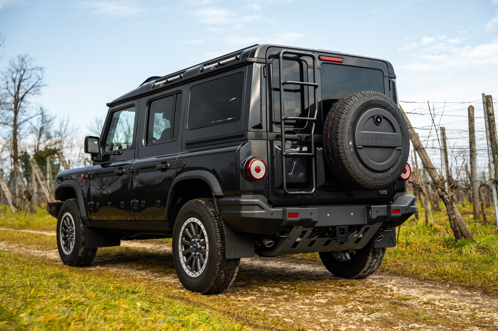 INEOS Grenadier 3.0D Fieldmaster Edition-showroom-element-3