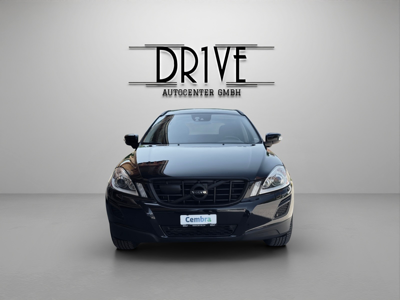 VOLVO XC60 D4 AWD Momentum Geartronic-showroom-element-1