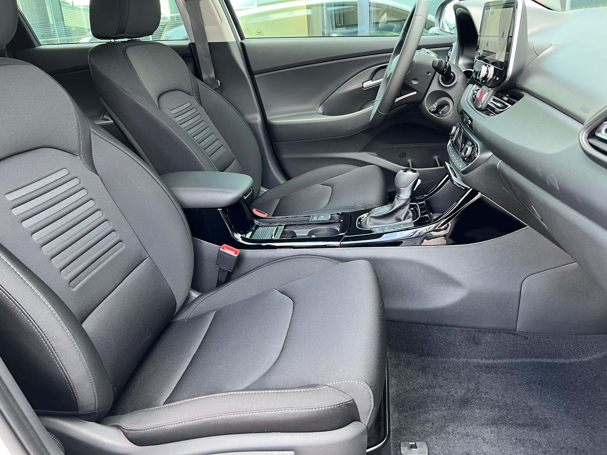 Image HYUNDAI I30 i30 1.5 T-GDi Amplia 48V MH DCT