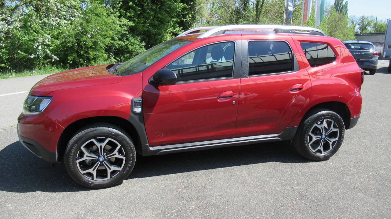 DACIA Duster 1.3 TCe 150 Celebration 4WD-image-1