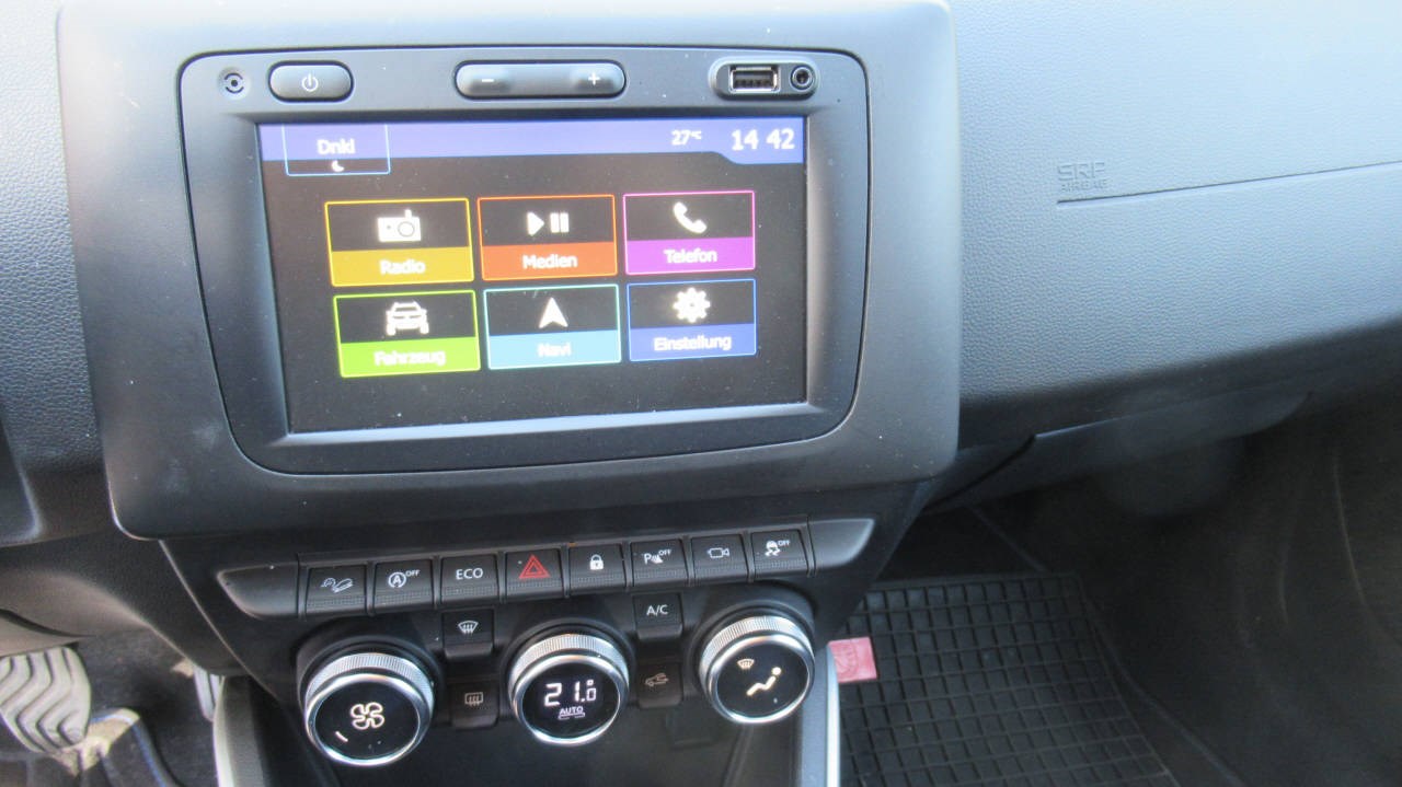 DACIA Duster 1.3 TCe 150 Celebration 4WD-image-5