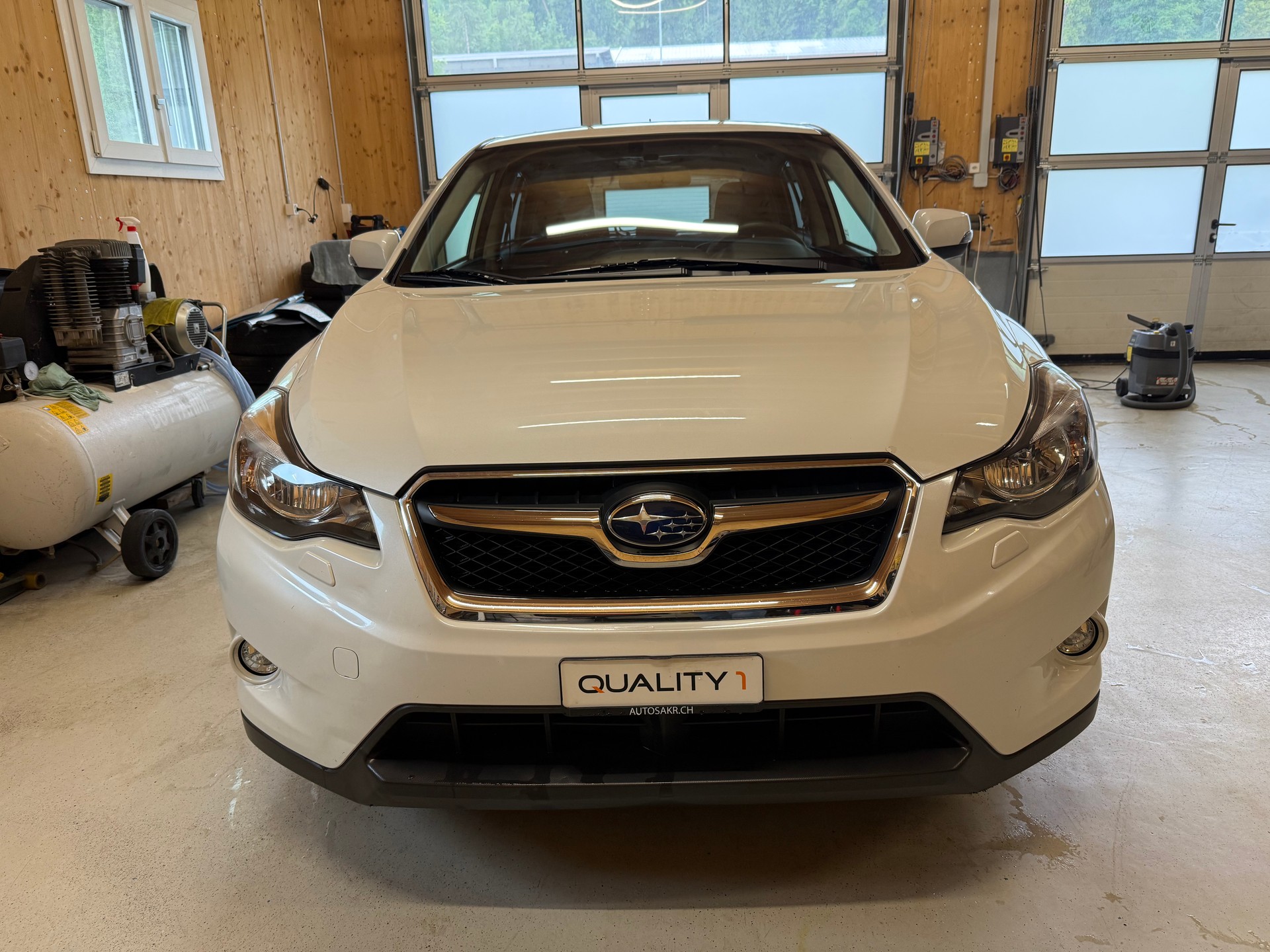 SUBARU XV 2.0 Swiss Three AWD CVT-showroom-element-1