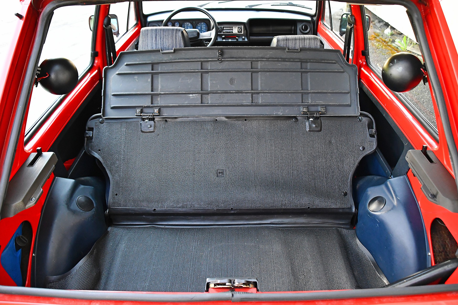 INNOCENTI de Tomaso-image-12