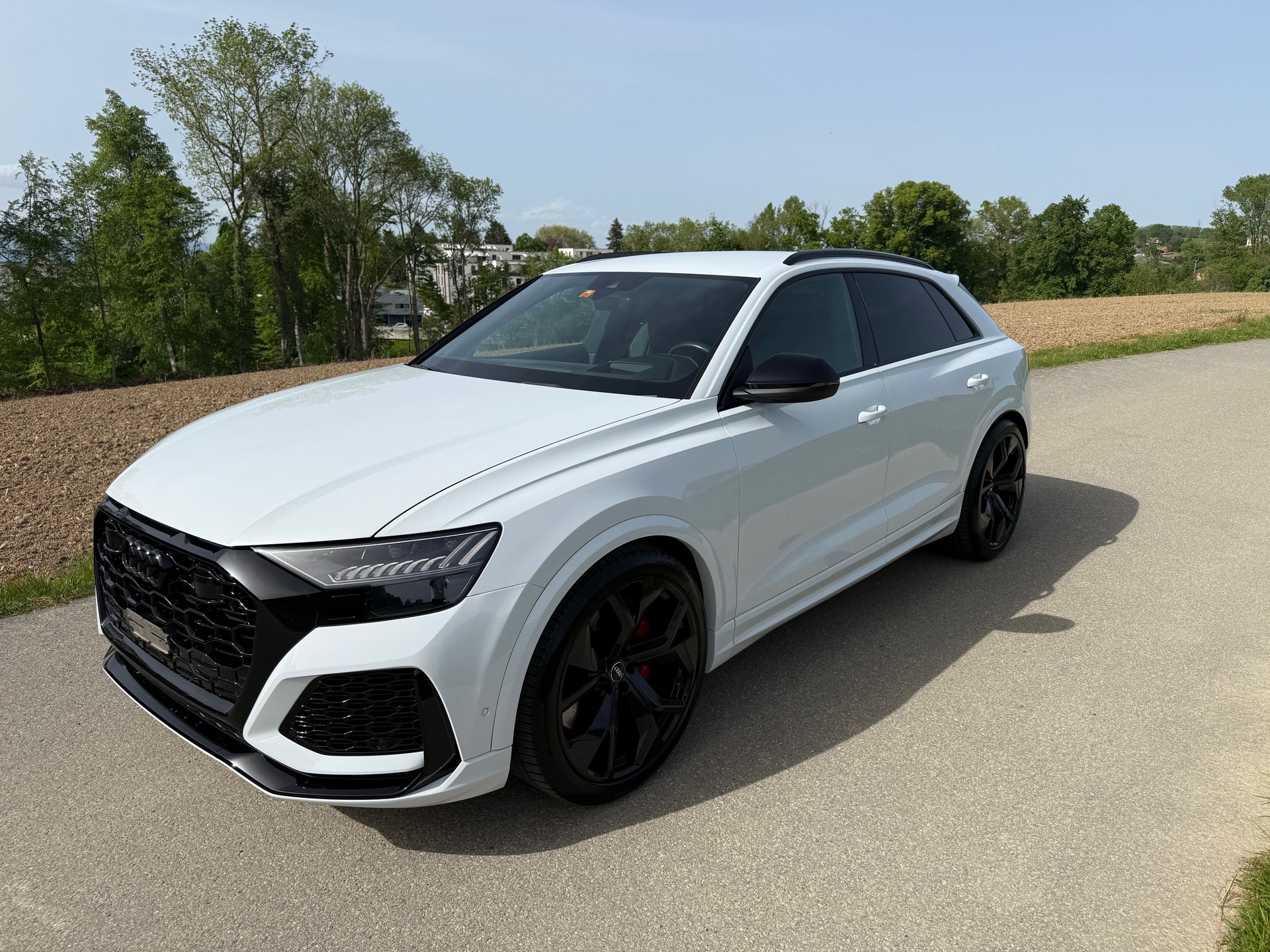AUDI RSQ8 quattro tiptronic-image-1
