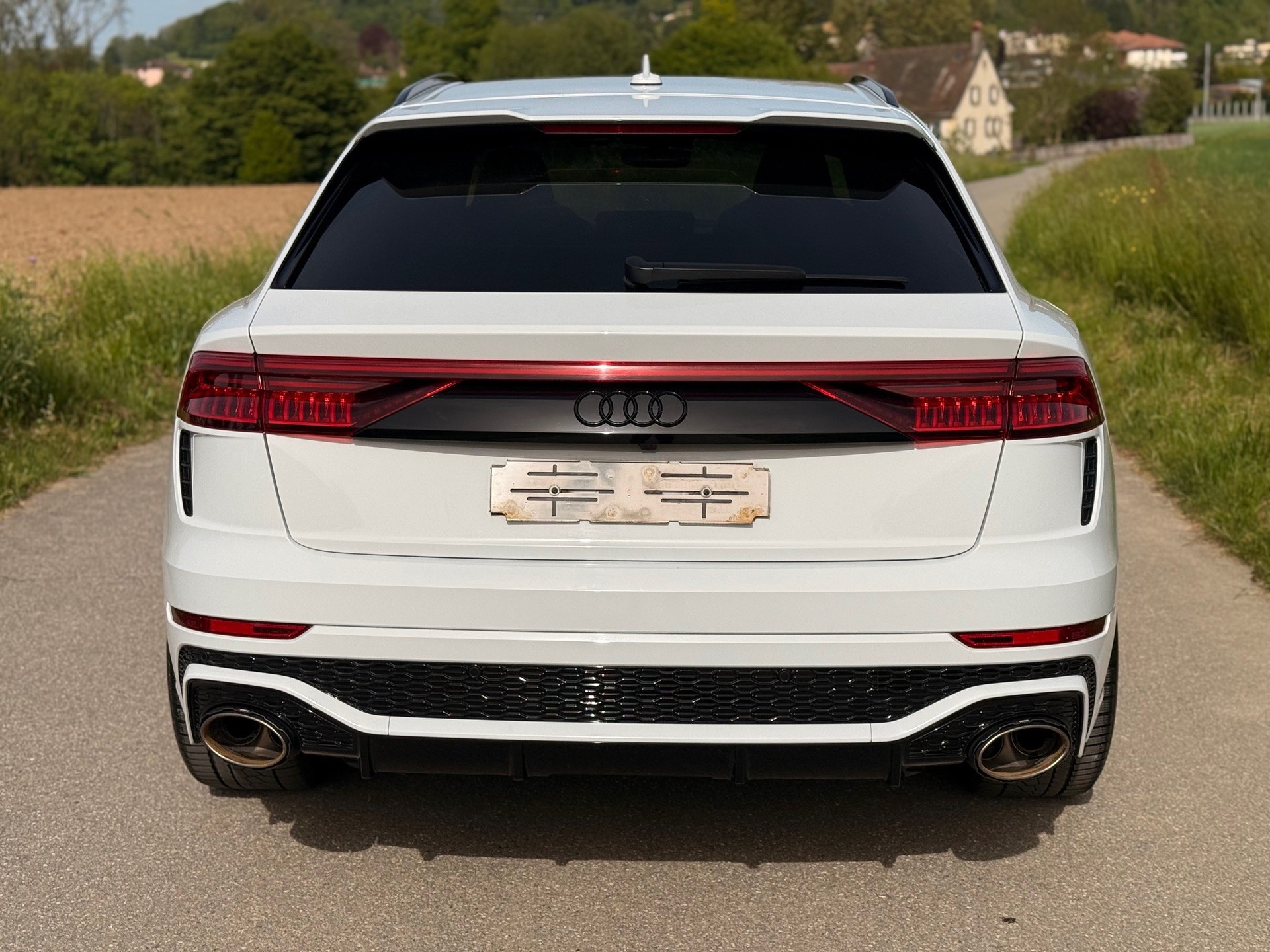 AUDI RSQ8  quattro tiptronic-image-3