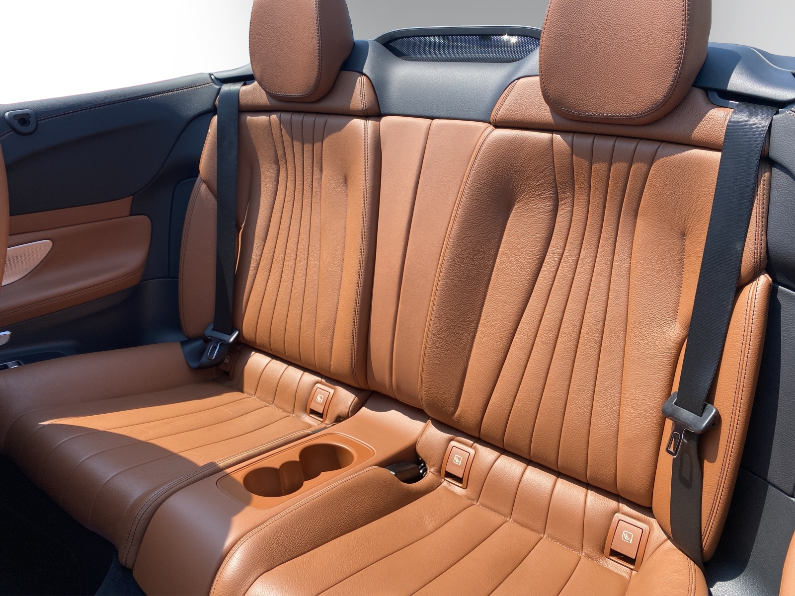 Image MERCEDES-BENZ E-400 E 400 AMG Line 4 Matic