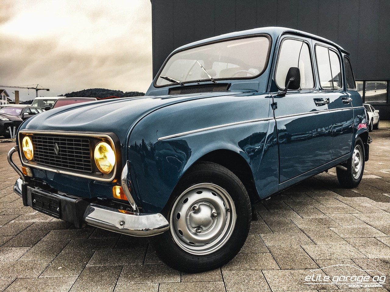 RENAULT R4 - acheter un véhicule d'occasion | AutoScout24