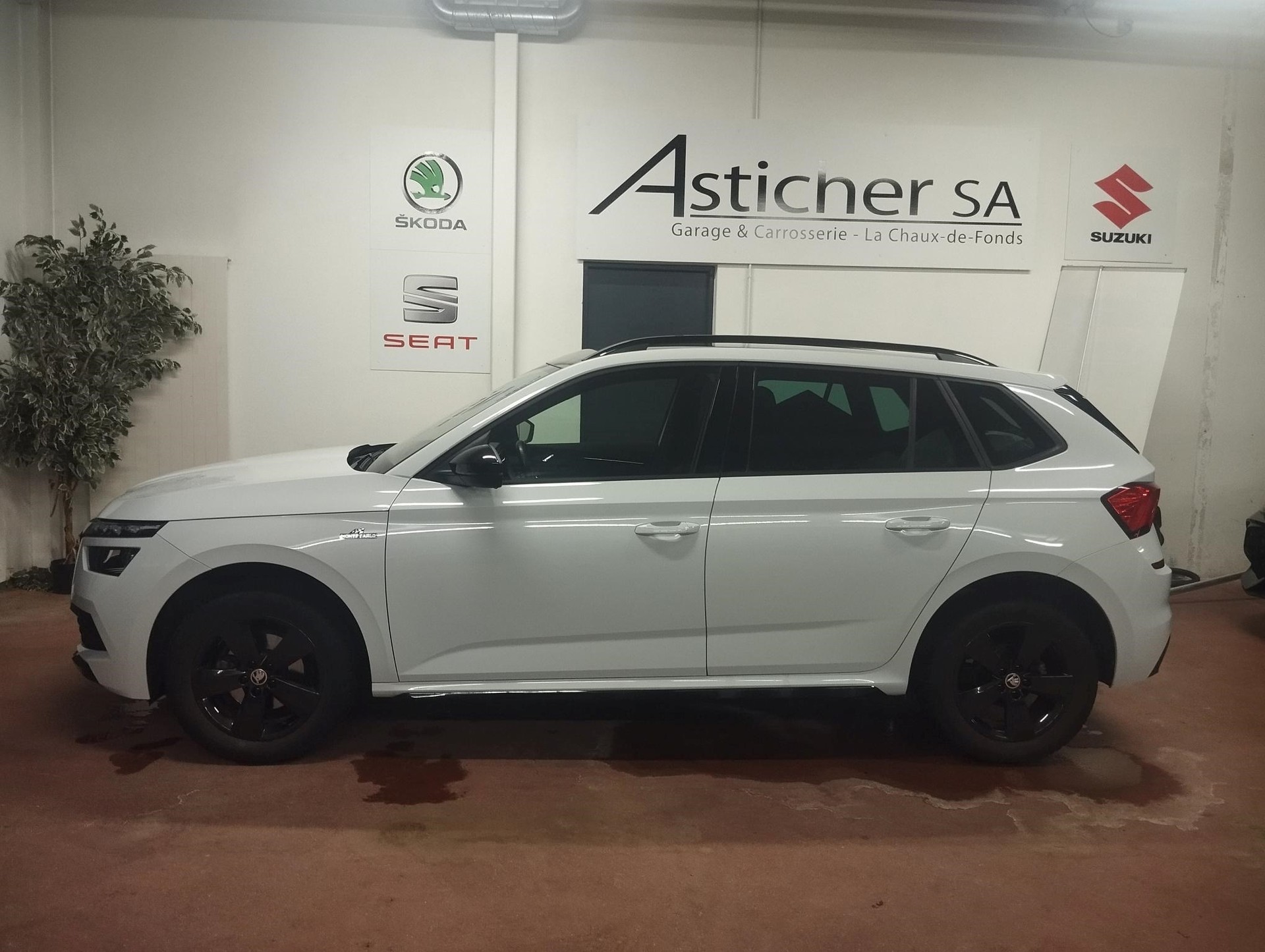 SKODA Kamiq 1.5 TSI ACT Monte Carlo DSG-showroom-element-2