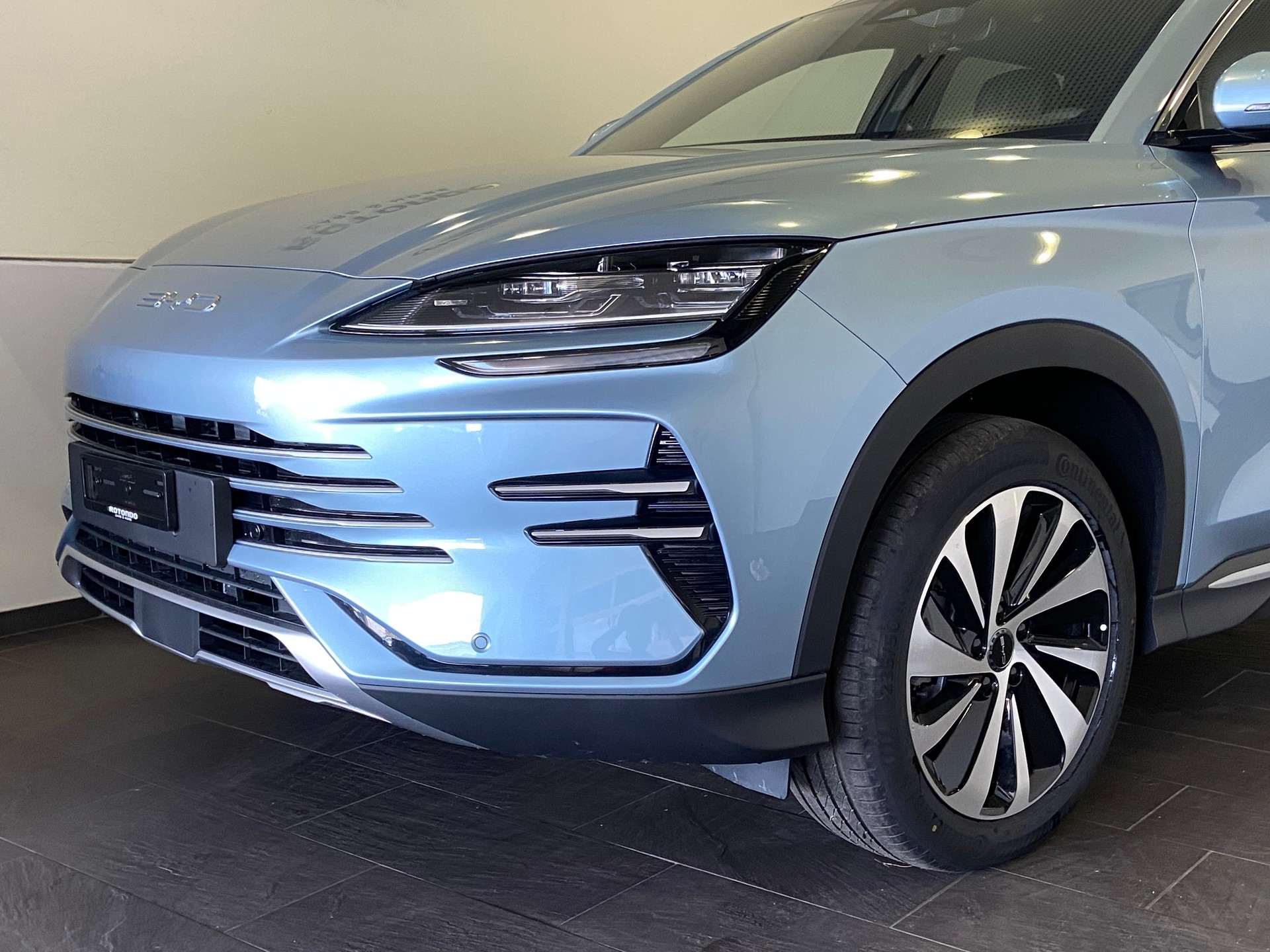 BYD Seal U DM-i Design AWD-showroom-element-2