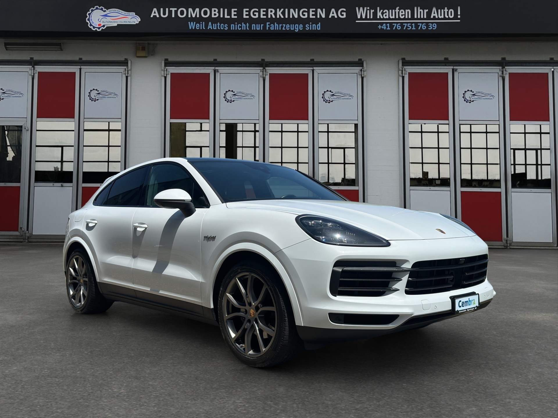 PORSCHE Cayenne Coupé E-Hybrid-showroom-element-2