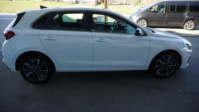 HYUNDAI i30 1.5 T-GDi Vertex DCT-showroom-element-3