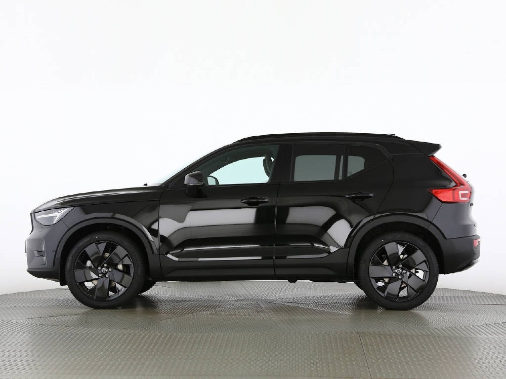 VOLVO XC40 2.0 B4 MH Black Edition-showroom-element-1