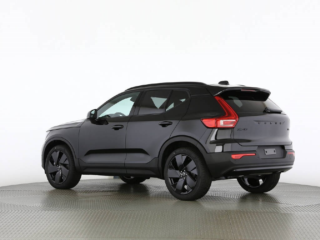 VOLVO XC40 2.0 B4 MH Black Edition-showroom-element-2