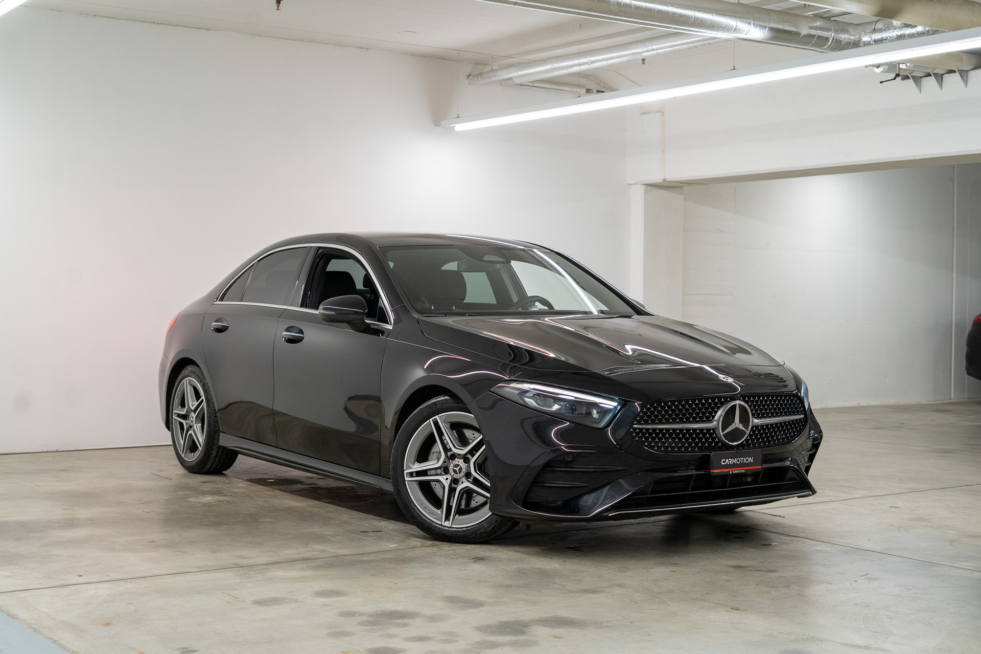 MERCEDES-BENZ A 250 AMG Line 4m Limousine *FACELIFT*-showroom-element-2