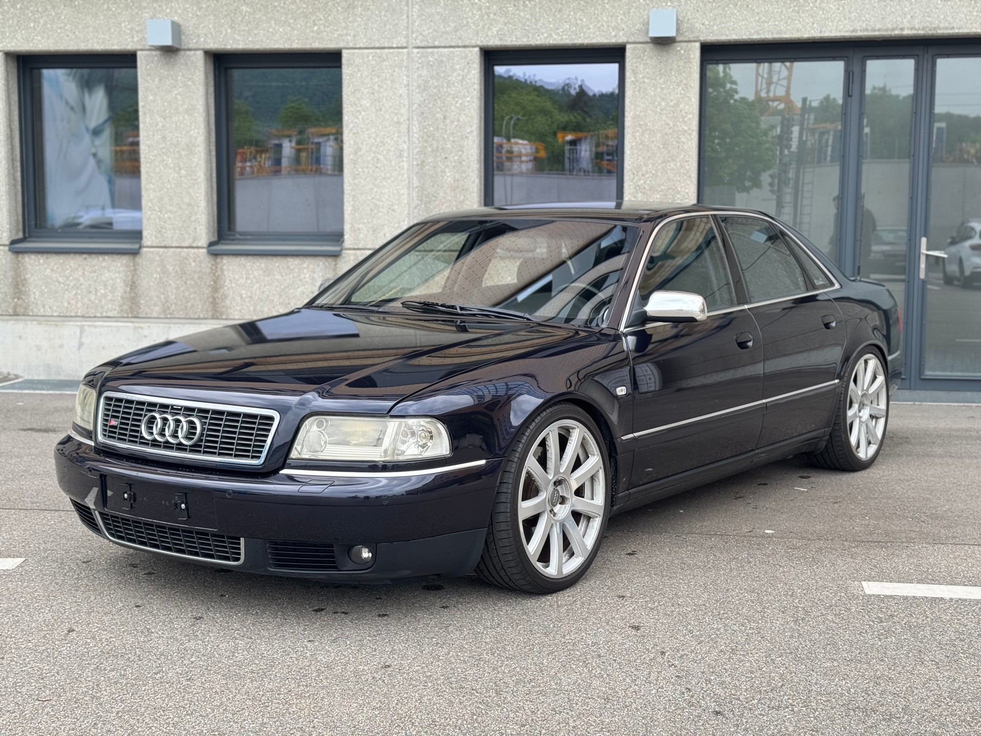 AUDI S8 4.2 quattro