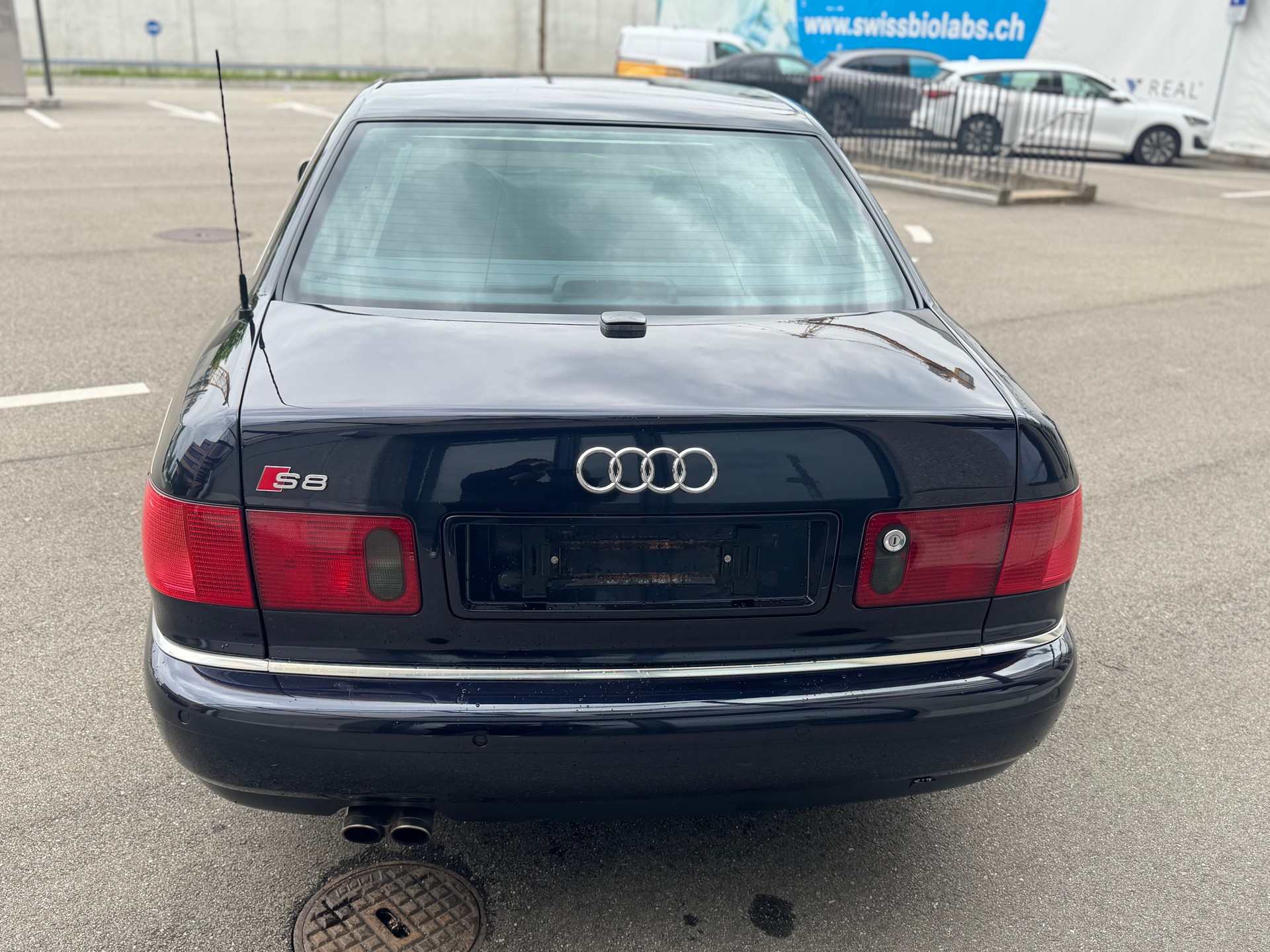 AUDI S8 4.2 quattro-showroom-element-3