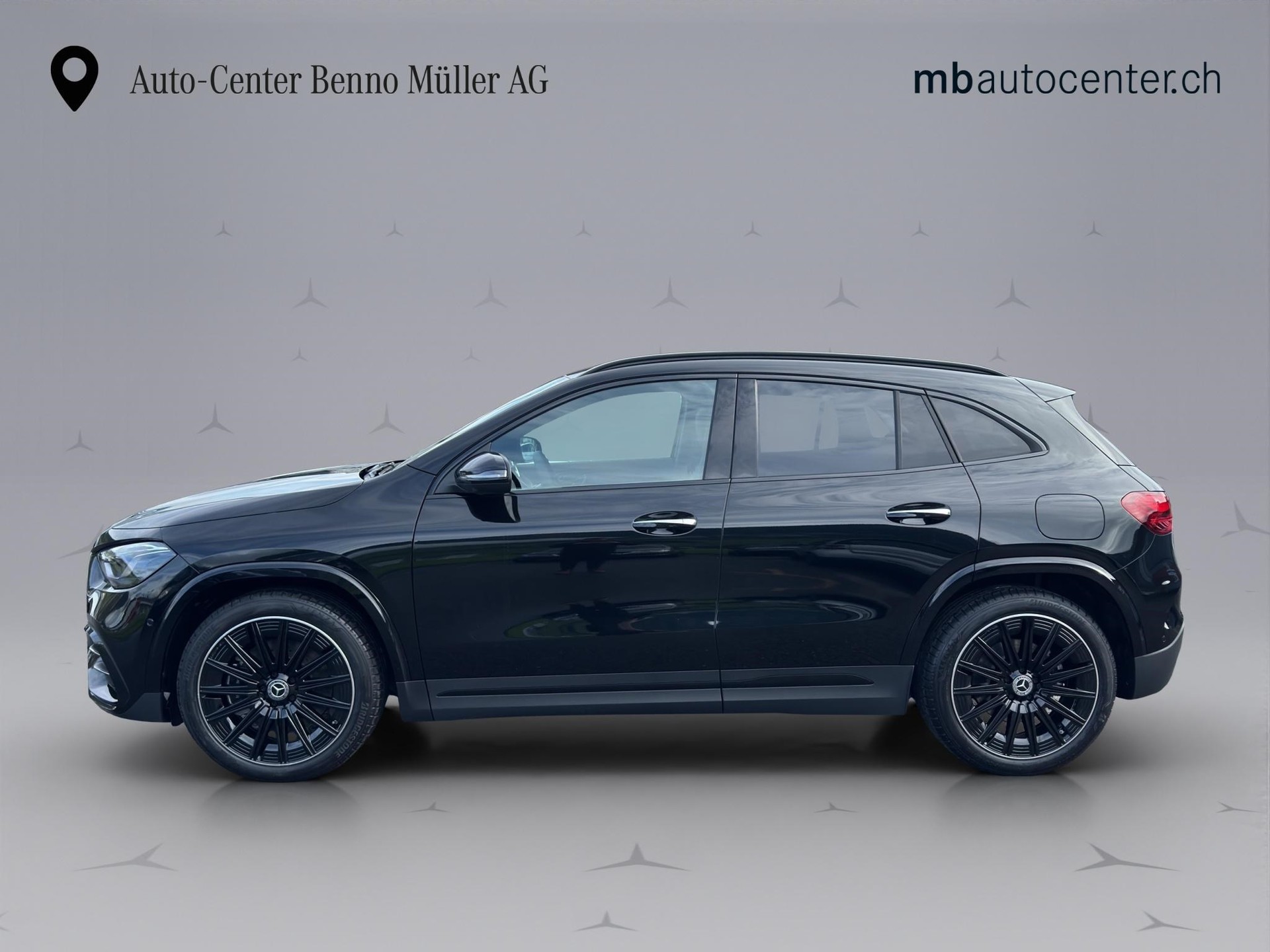MERCEDES-BENZ GLA 250 Swiss Star AMG Line 4matic-showroom-element-1