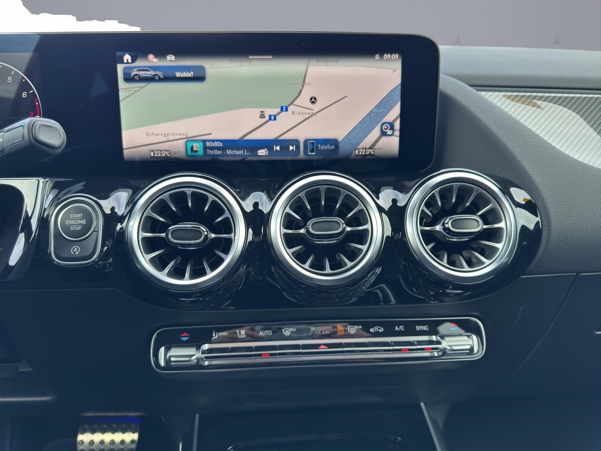 MERCEDES-BENZ GLA 250 Swiss Star AMG Line 4matic-image-14