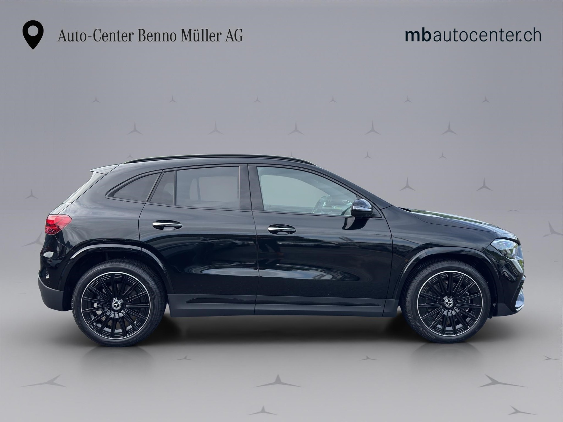 MERCEDES-BENZ GLA 250 Swiss Star AMG Line 4matic-image-5