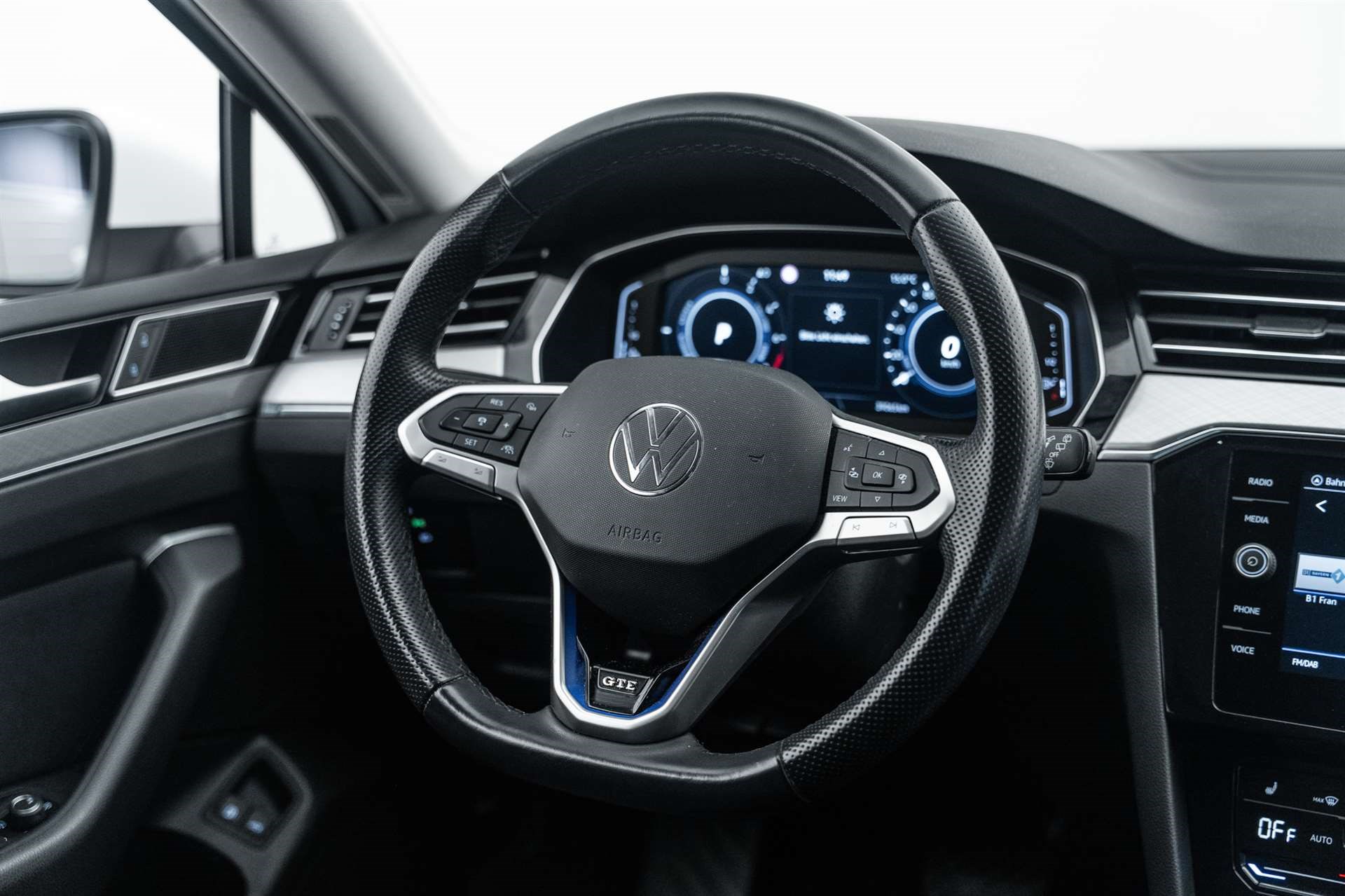VW Passat Variant 1.4 TSI GTE Hybrid DSG 217PS-image-9