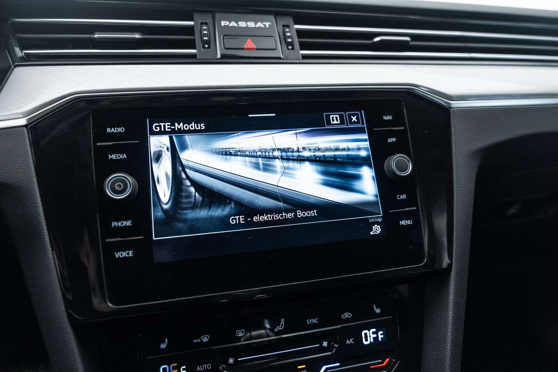 VW Passat Variant 1.4 TSI GTE Hybrid DSG 217PS-image-21