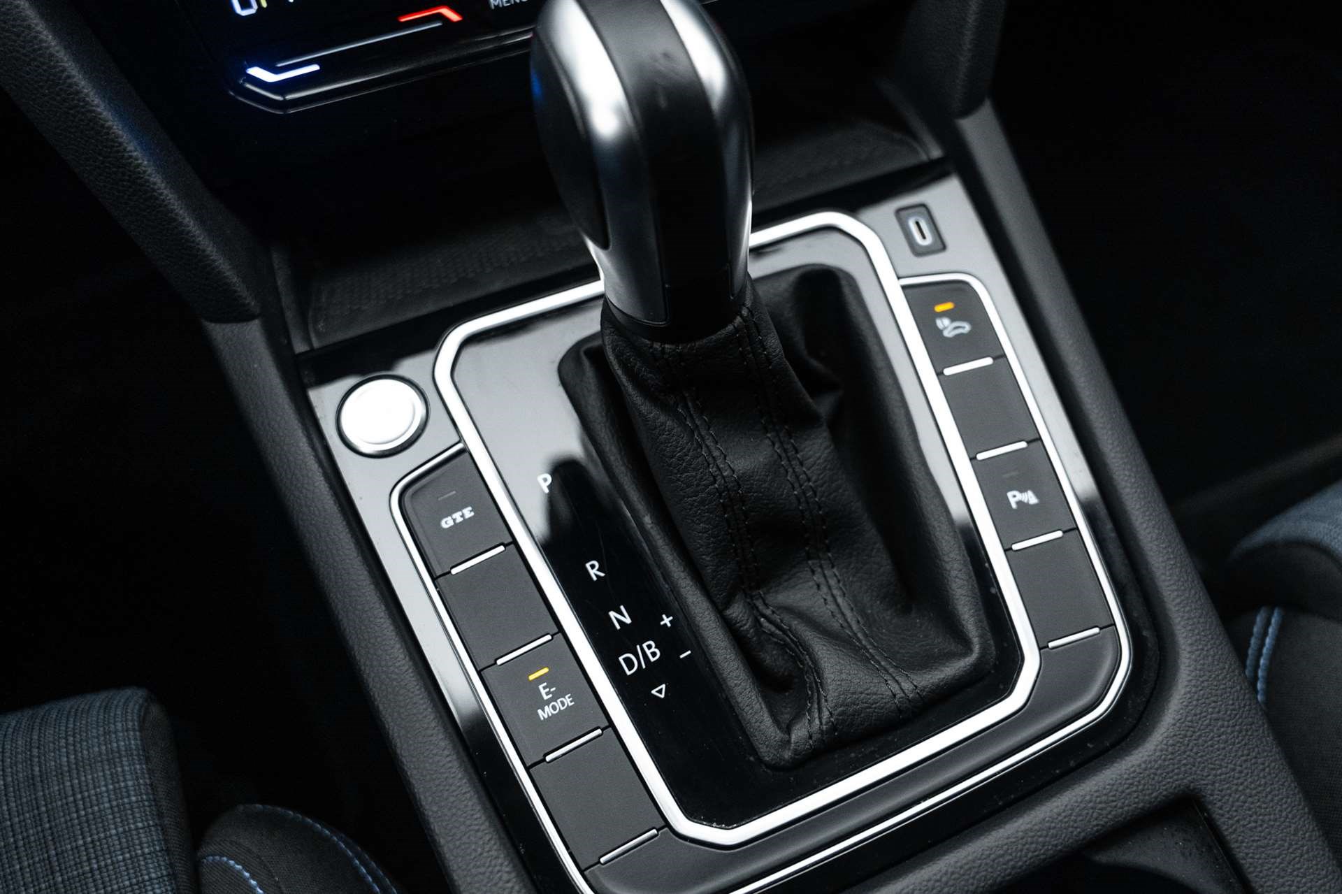 VW Passat Variant 1.4 TSI GTE Hybrid DSG 217PS-image-24