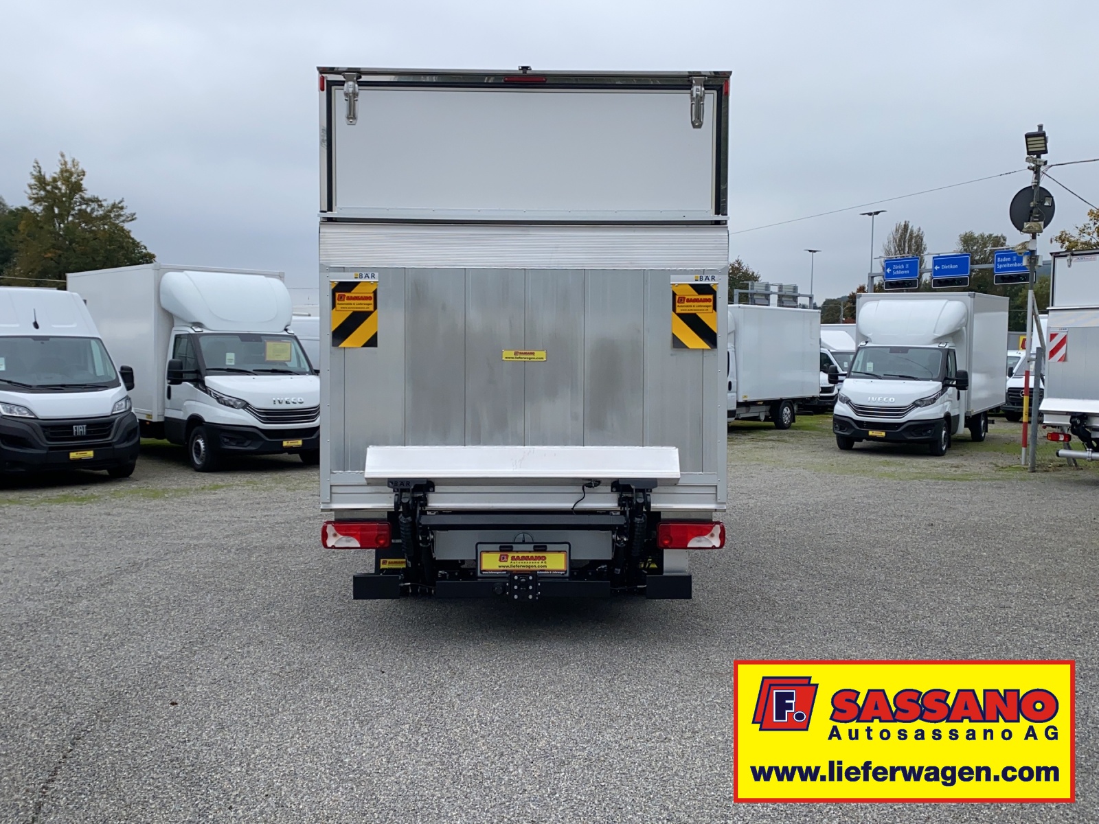 MERCEDES-BENZ Sprinter 317 CDI Möbelkoffer mit Hebebühne 2.34m Innenhöhe-image-3