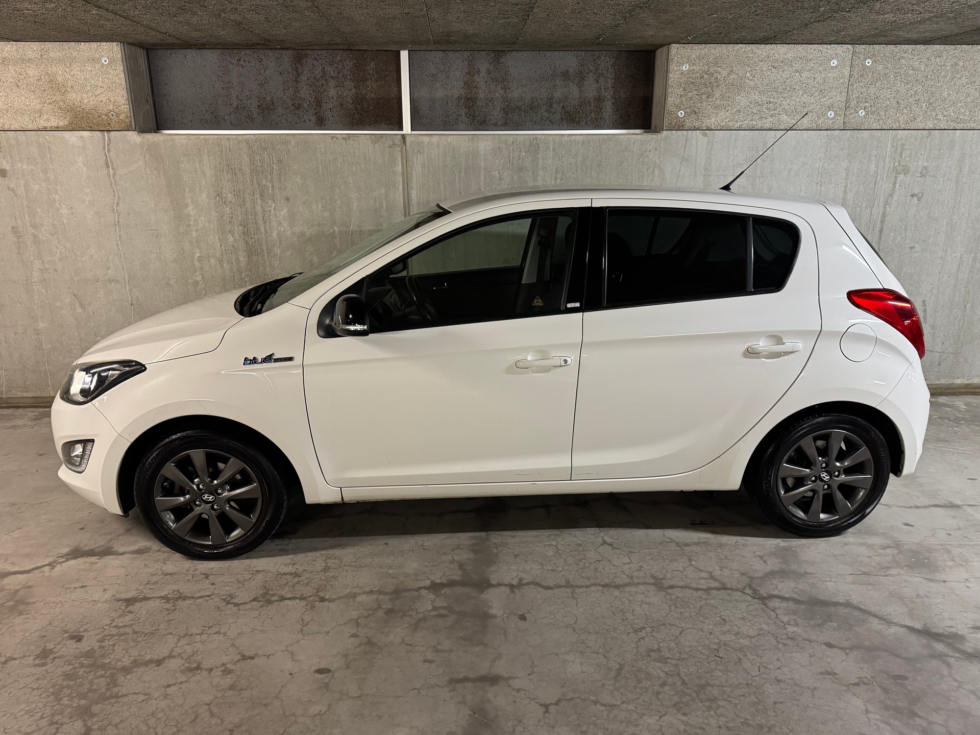 HYUNDAI i20 1.2 GO!-showroom-element-1