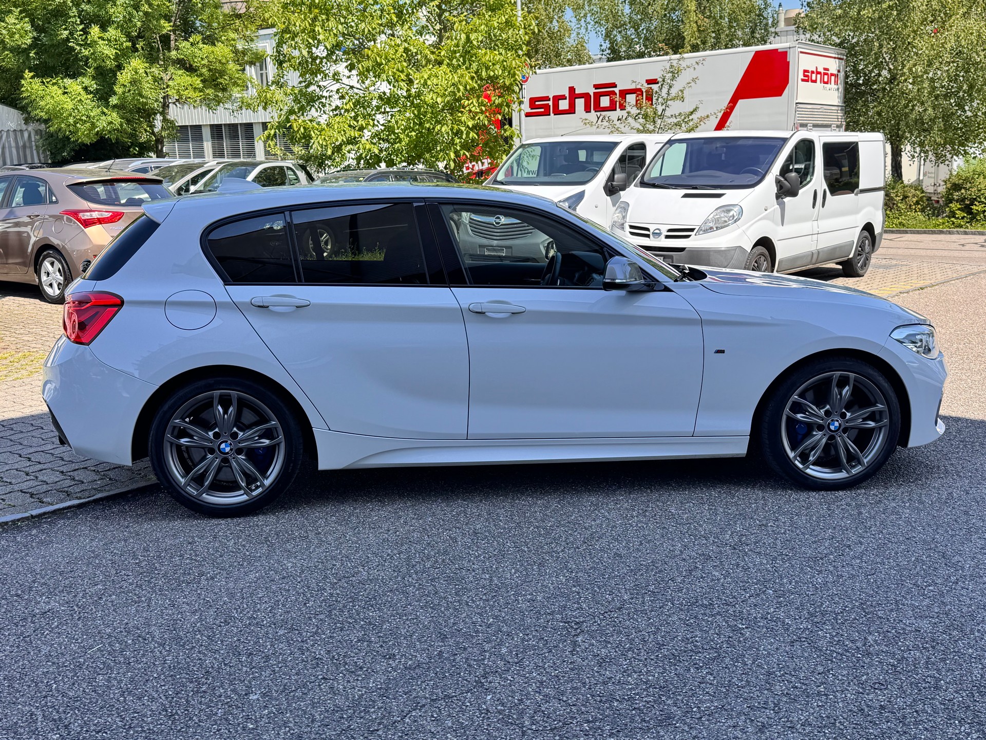 BMW M140i xDrive Steptronic-showroom-element-1