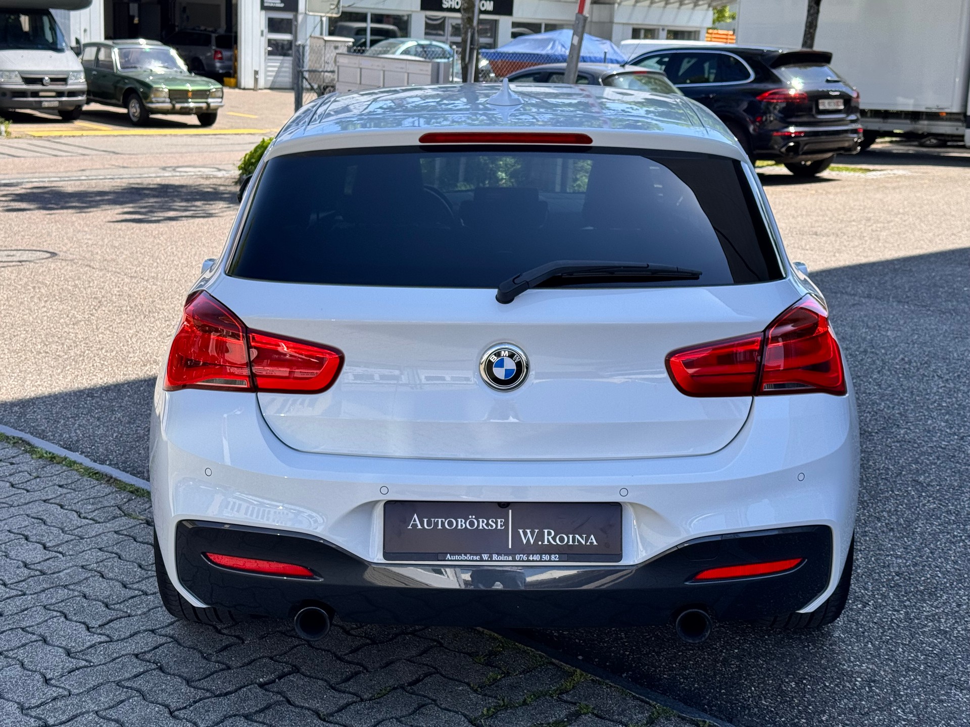BMW M140i xDrive Steptronic-showroom-element-3