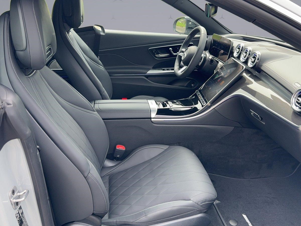 MERCEDES-BENZ CLE 450 AMG Line 4matic Cabriolet-image-15