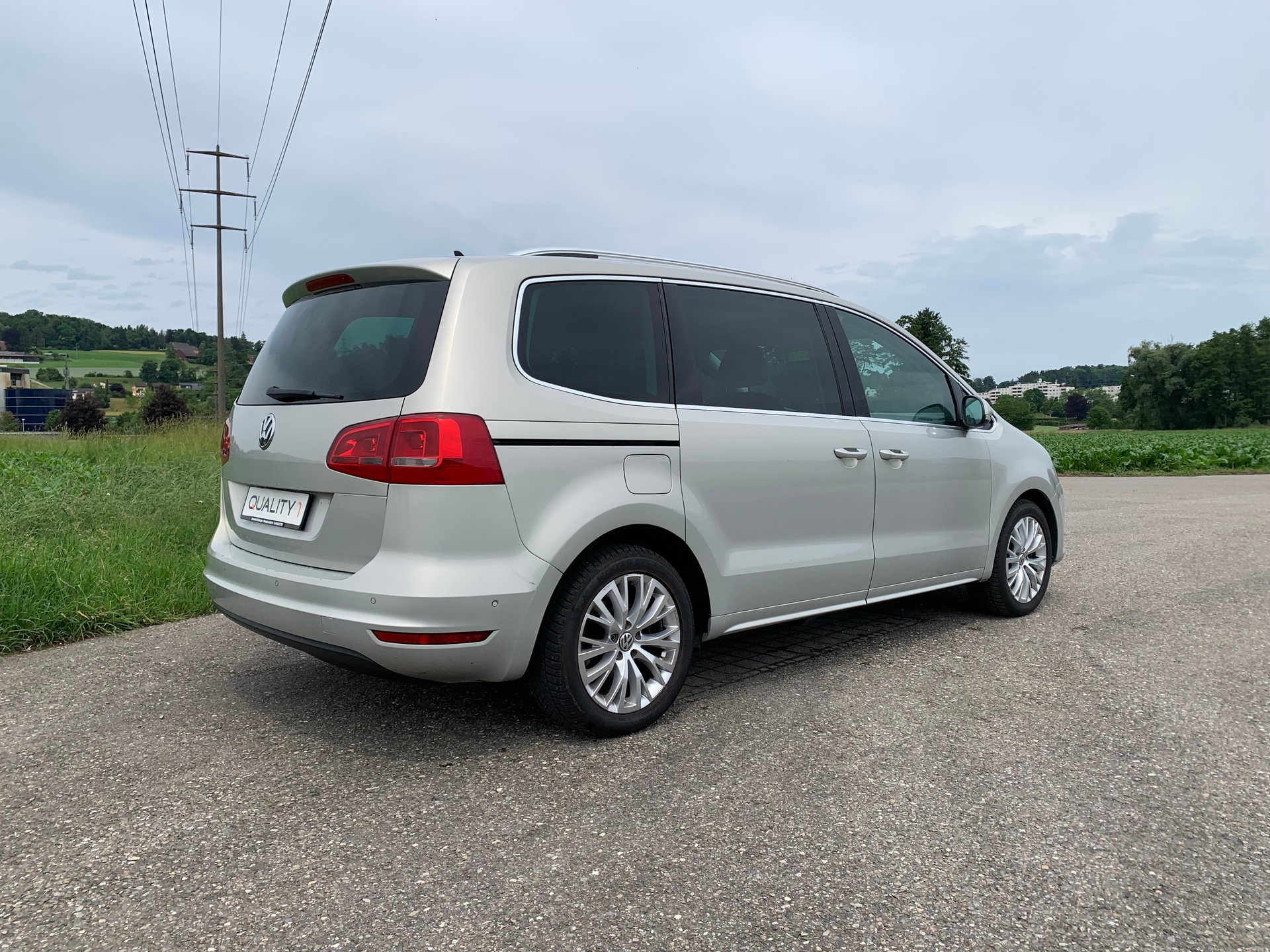 VW SHARAN-image-4