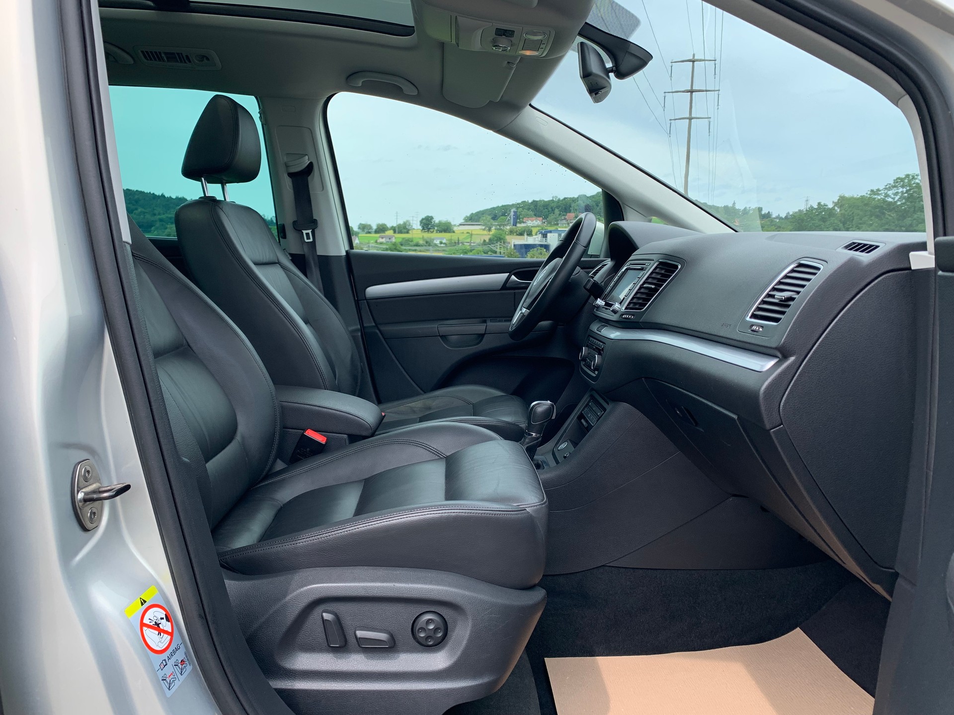 VW SHARAN-image-13
