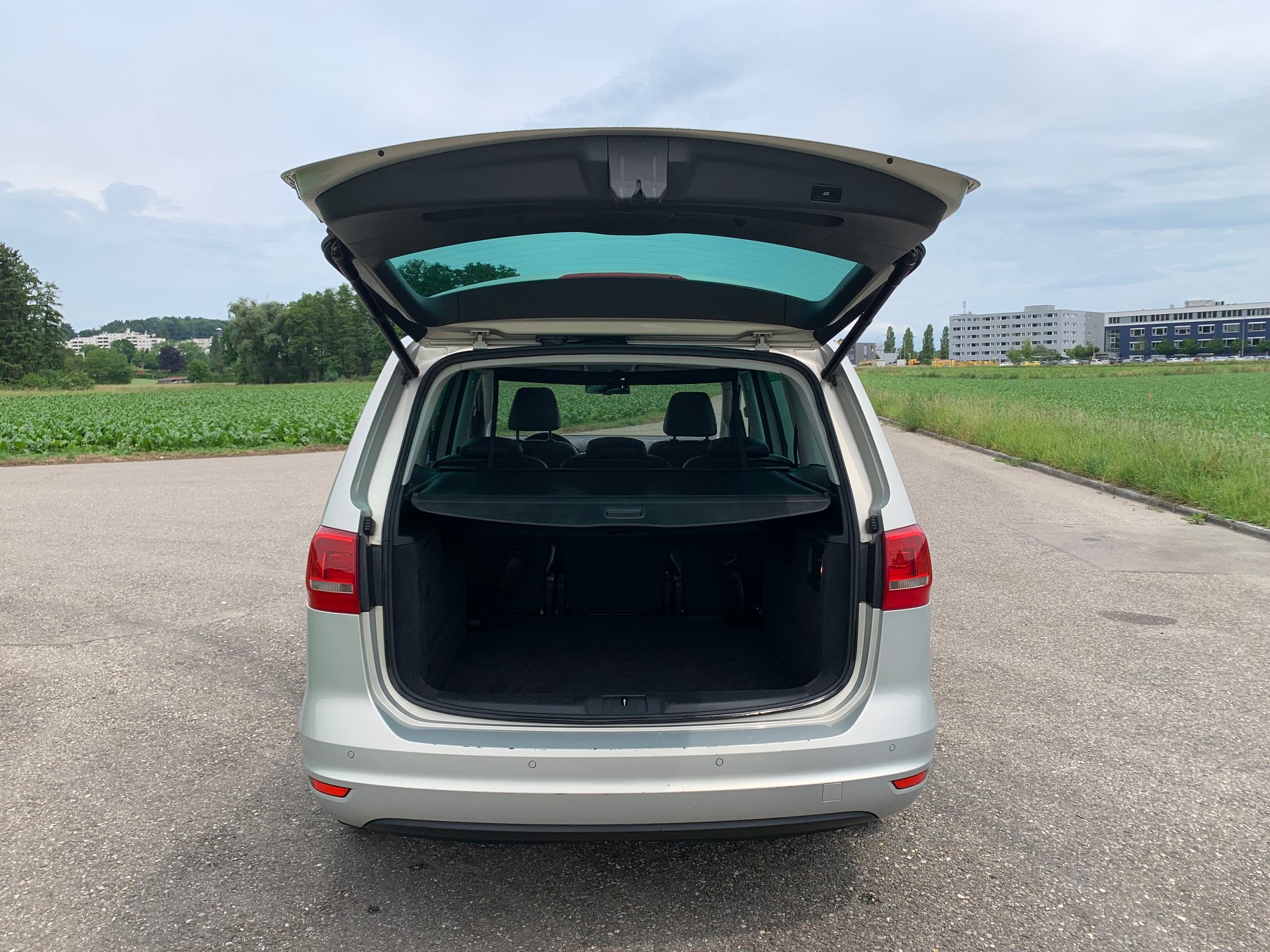 VW SHARAN-image-9