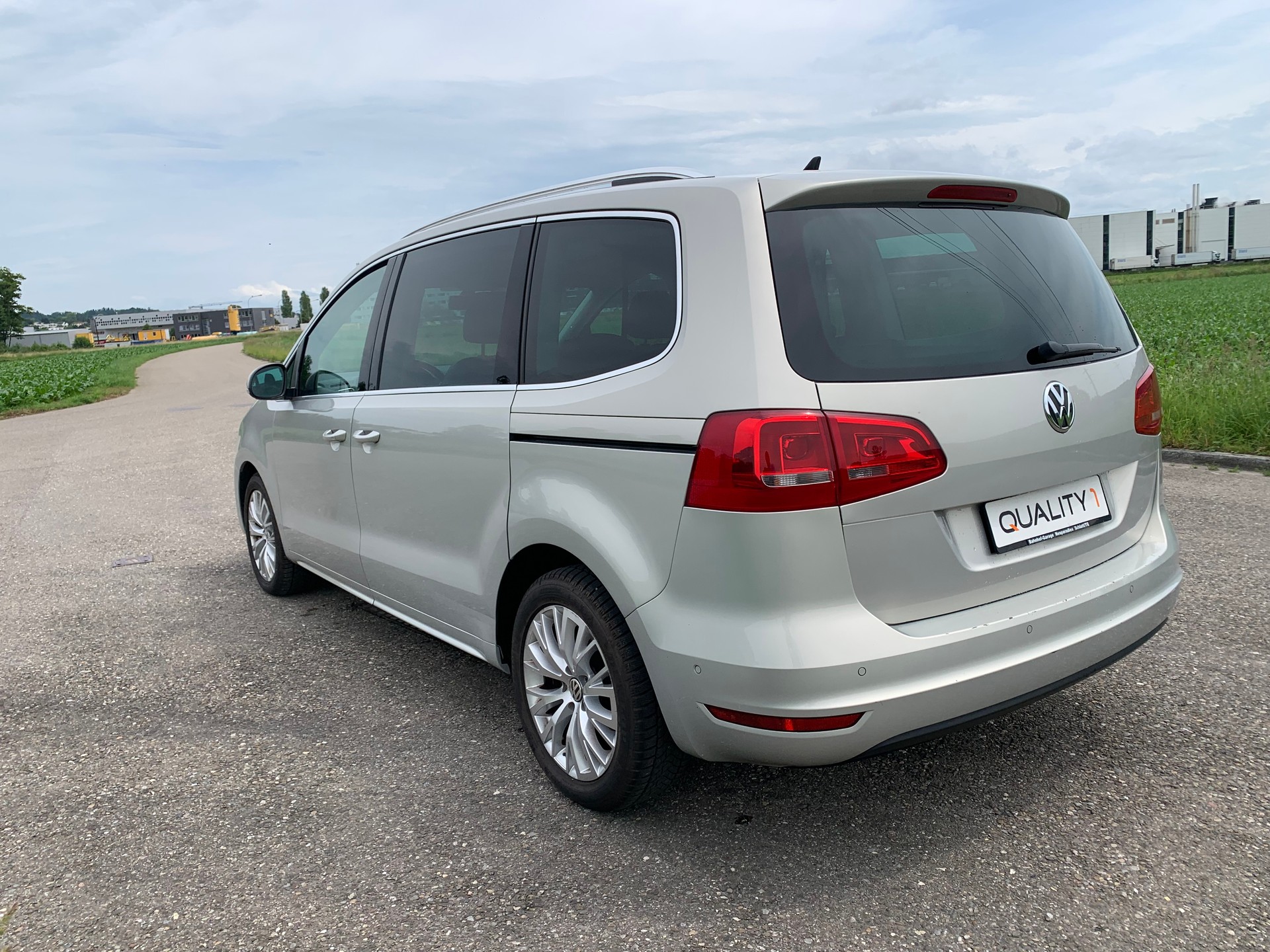 VW SHARAN-image-6