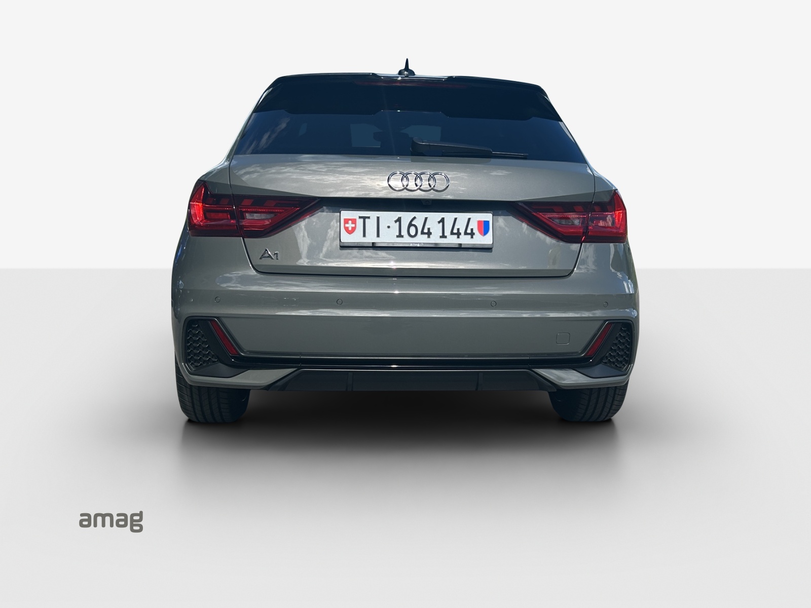 AUDI A1 Sportback 30 TFSI S Line Attraction-showroom-element-3