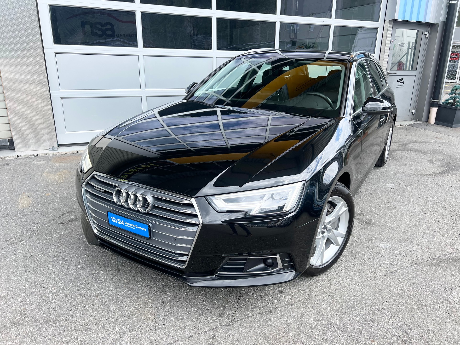 AUDI A4 Avant 2.0 TDI Sport quattro S-tronic *** Navi * Leder * Assist-System * ab MFK * 1 Jahr Garantie möglich ***-showroom-element-1