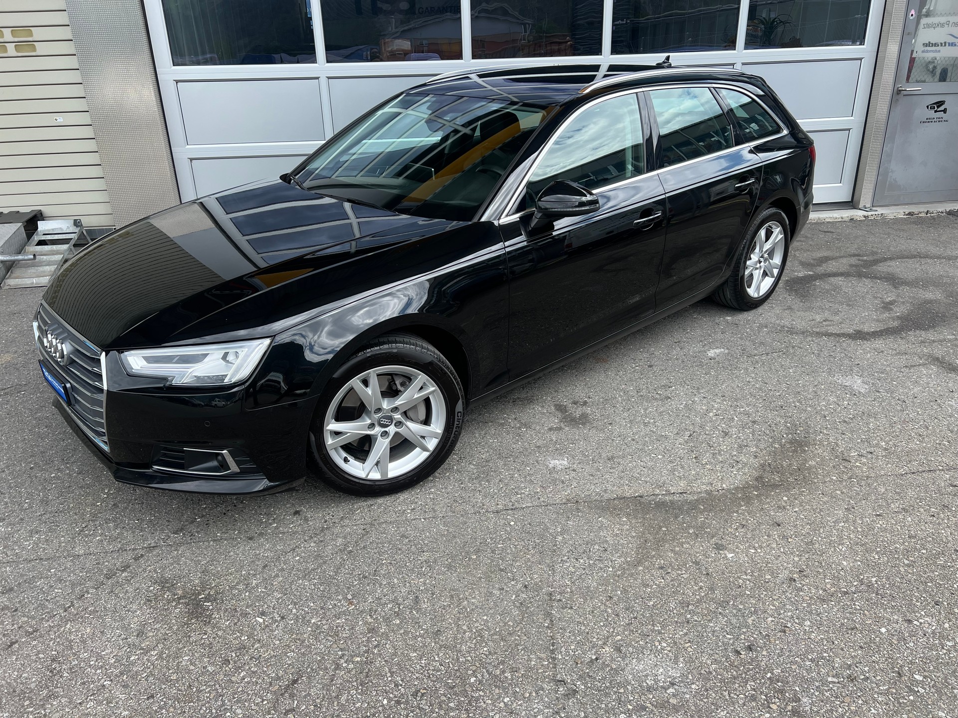 AUDI A4 Avant 2.0 TDI Sport quattro S-tronic *** Navi * Leder * Assist-System * ab MFK * 1 Jahr Garantie möglich ***-showroom-element-3