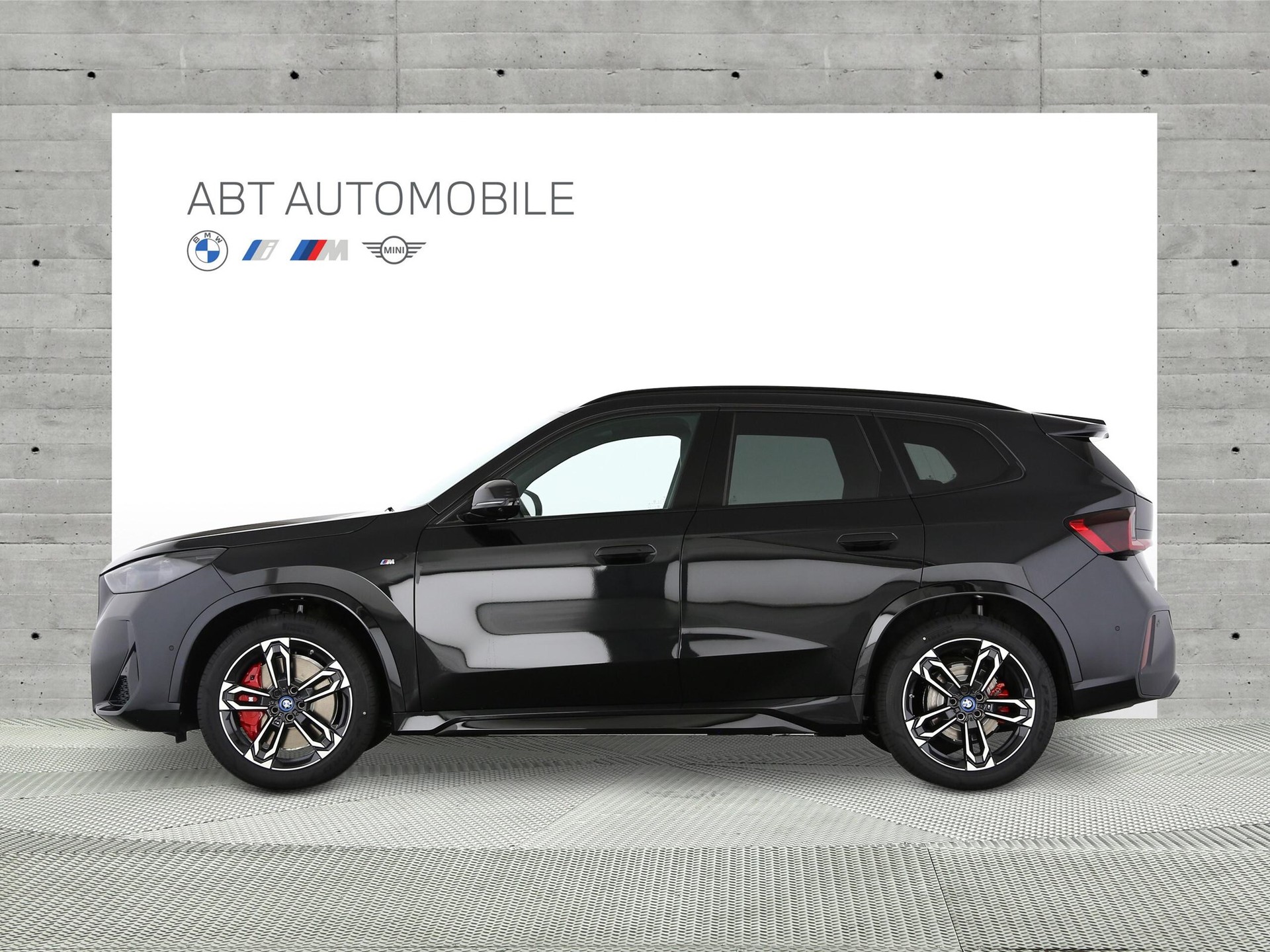 BMW iX1 30 xDrive-showroom-element-1