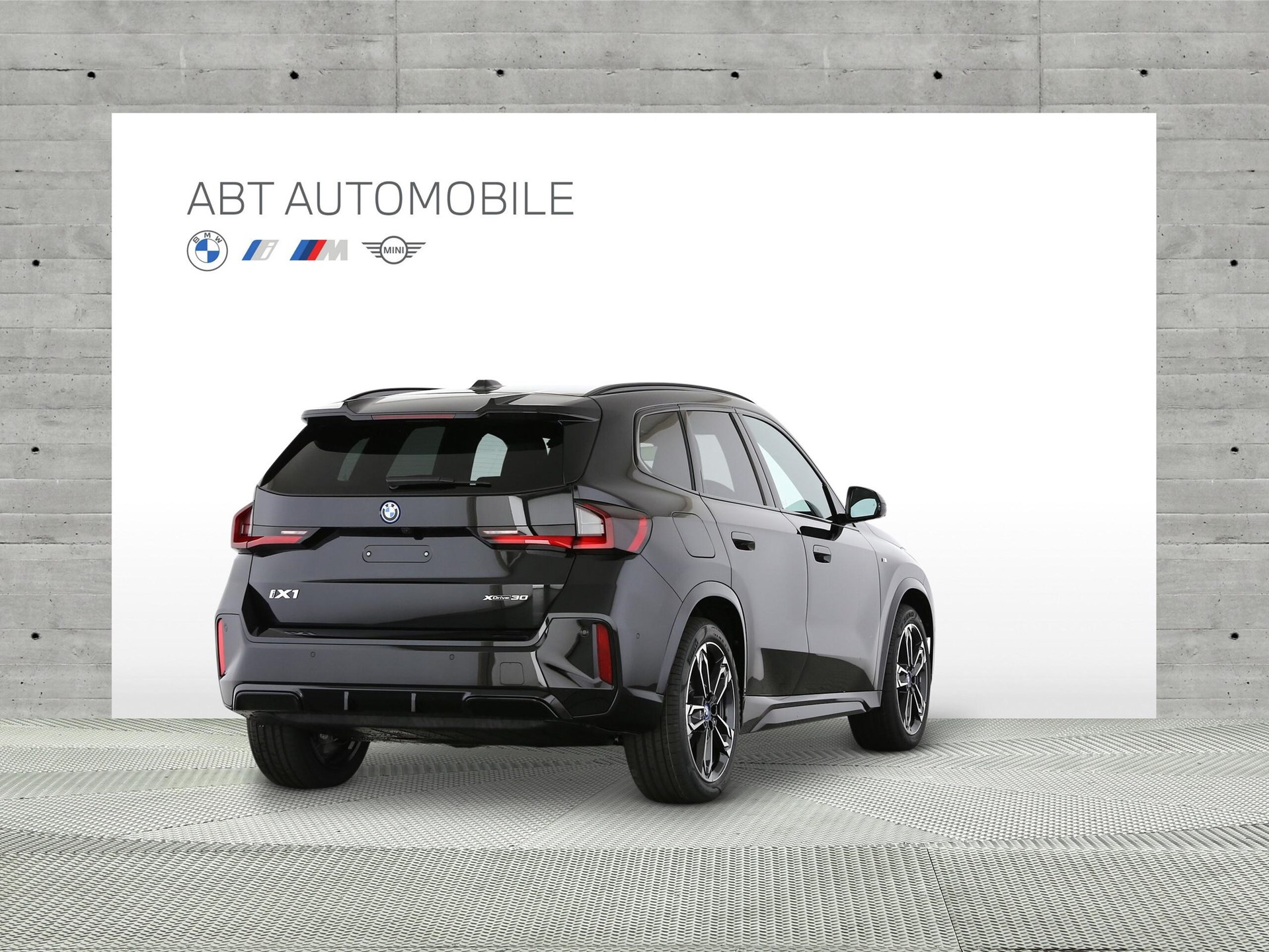 BMW iX1 30 xDrive-showroom-element-2