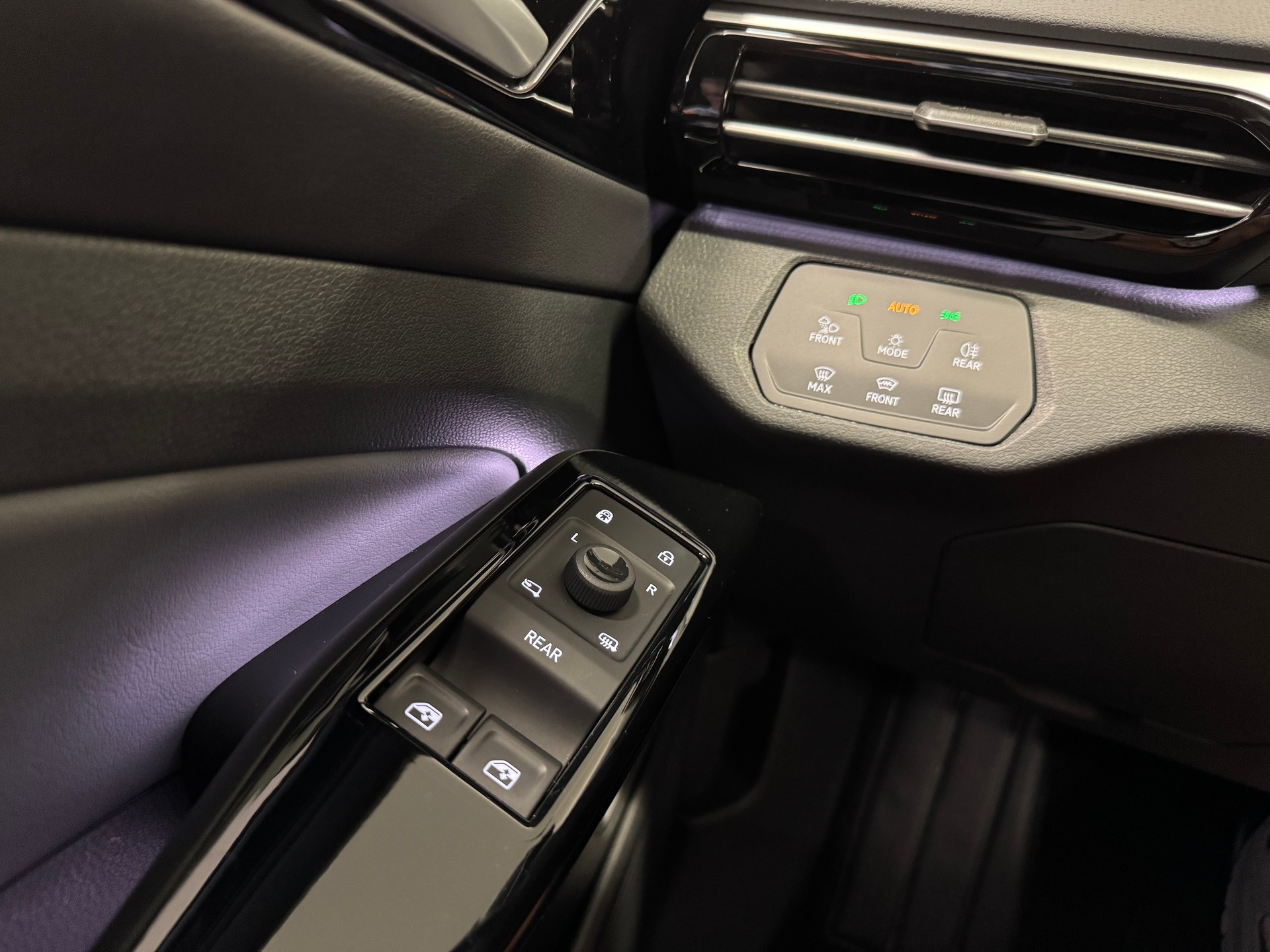 VW ID.4 Pro United 77 kWh 4 Motion *Np.69'040.-* AHK🇨🇭CH Auslieferung-image-24