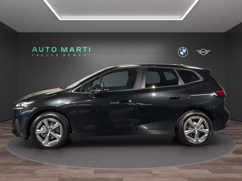 BMW 220i Active Tourer-showroom-element-1