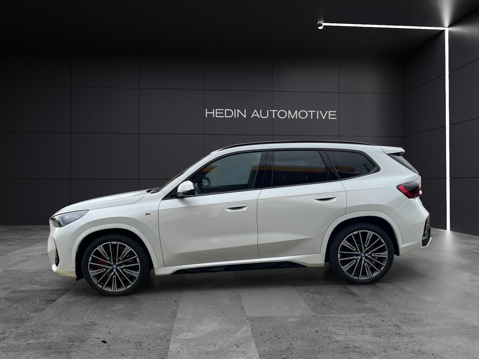 BMW iX1 30 xDrive-showroom-element-3